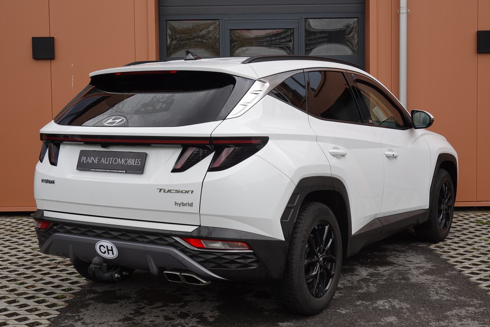 HYUNDAI Tucson 1.6 TGDI HEV Amplia 4WD - "CH Auto * 8 Roues * Caméra * Trempomat Adaptitif"-image-9
