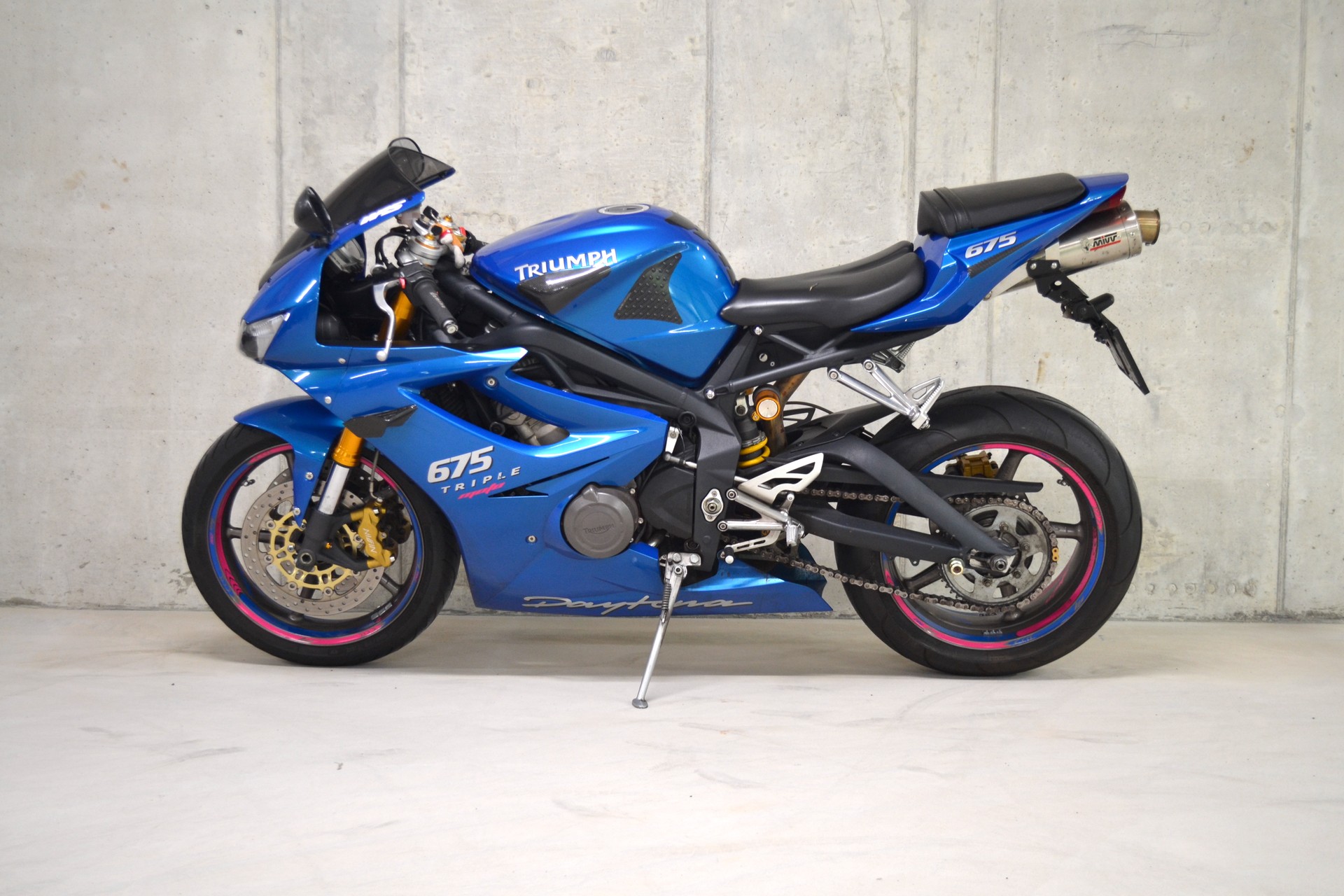 TRIUMPH Daytona 675-image-2