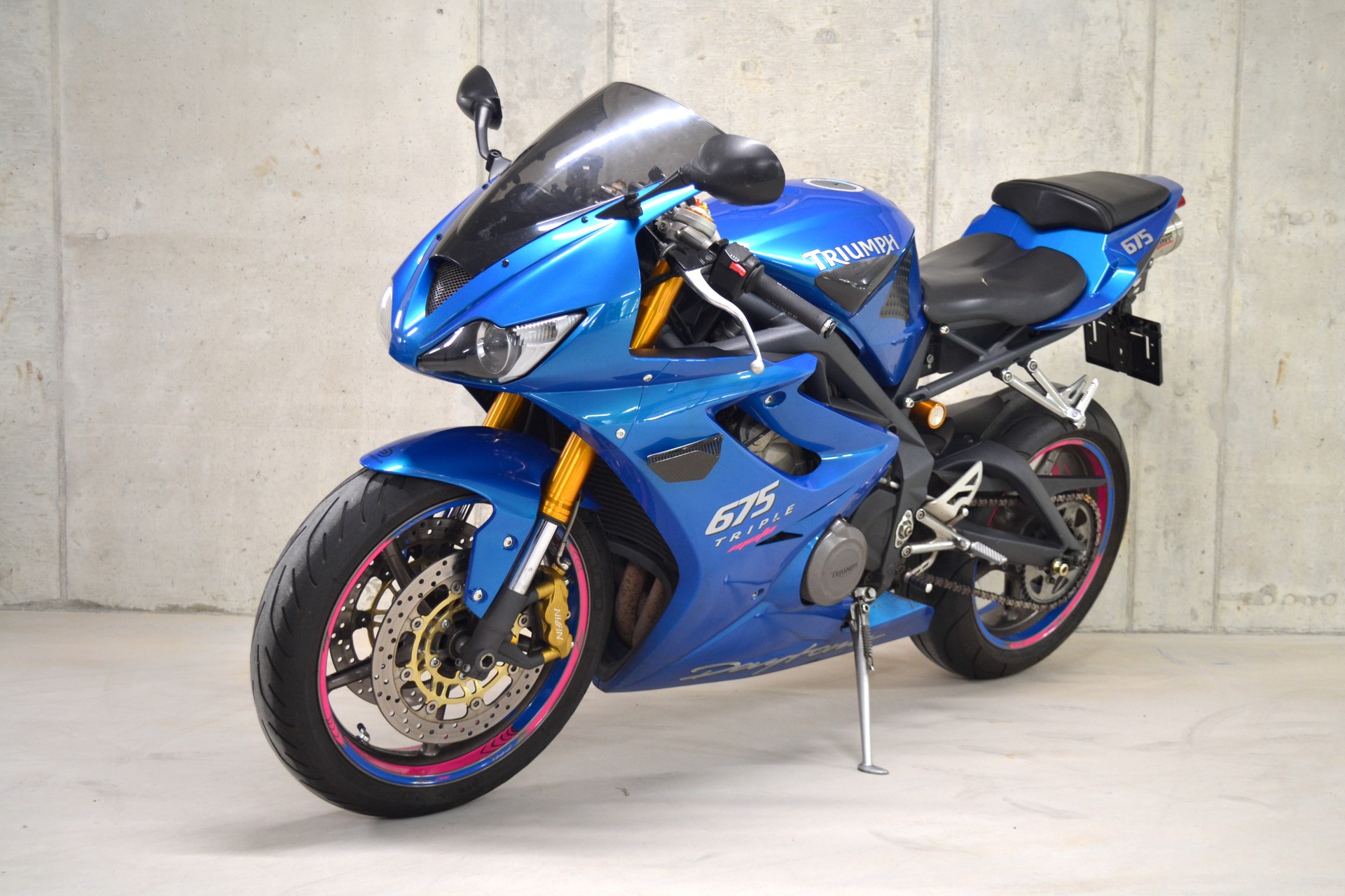 TRIUMPH Daytona 675-image-1