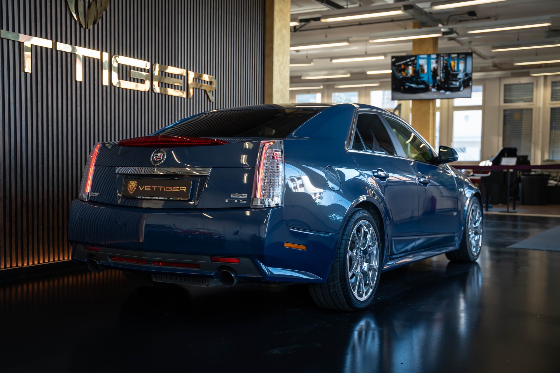 CADILLAC CTS-V Sedan 6.2 V8 SC Automatic-image-6