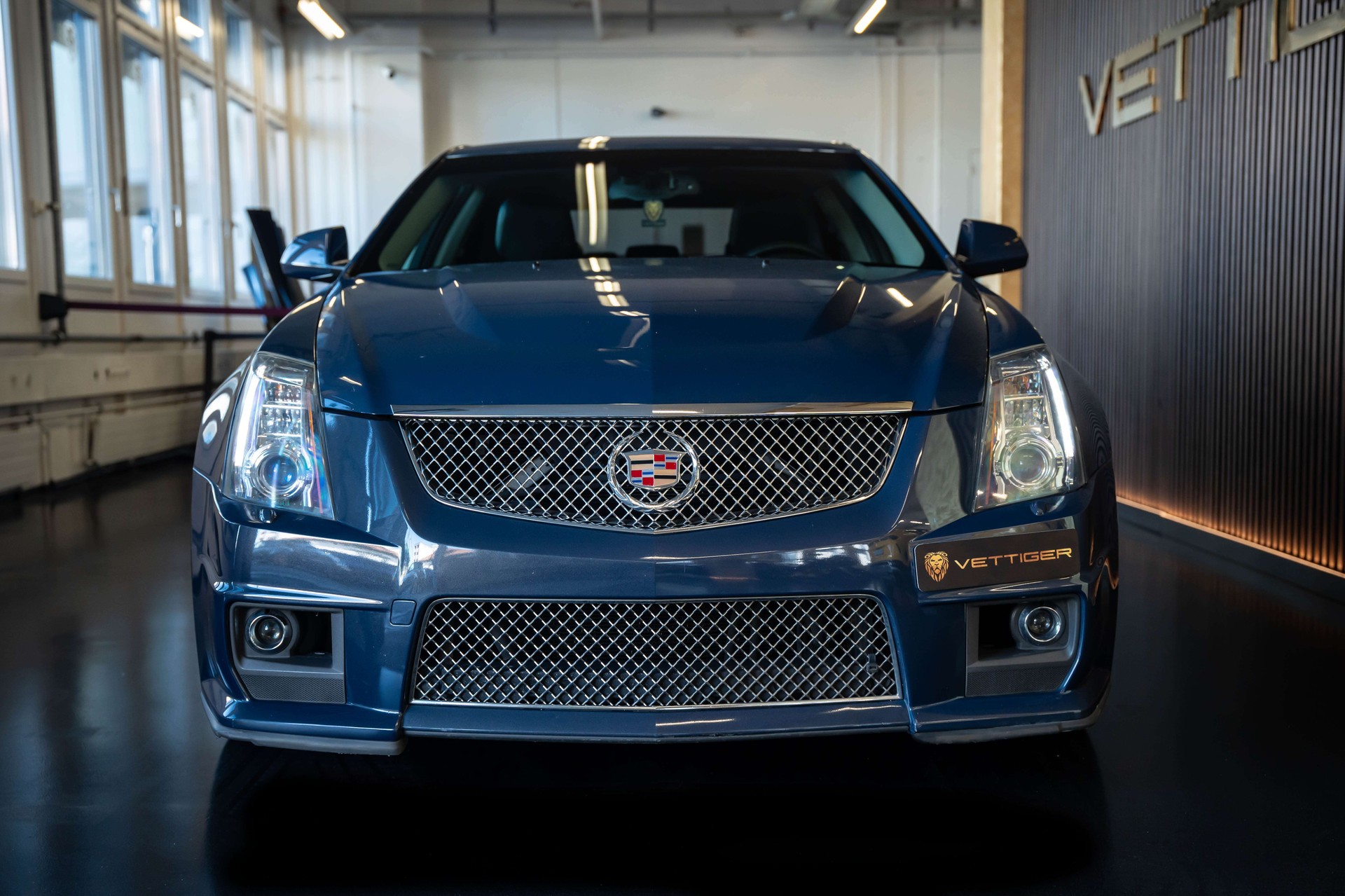 CADILLAC CTS-V Sedan 6.2 V8 SC Automatic-showroom-element-1