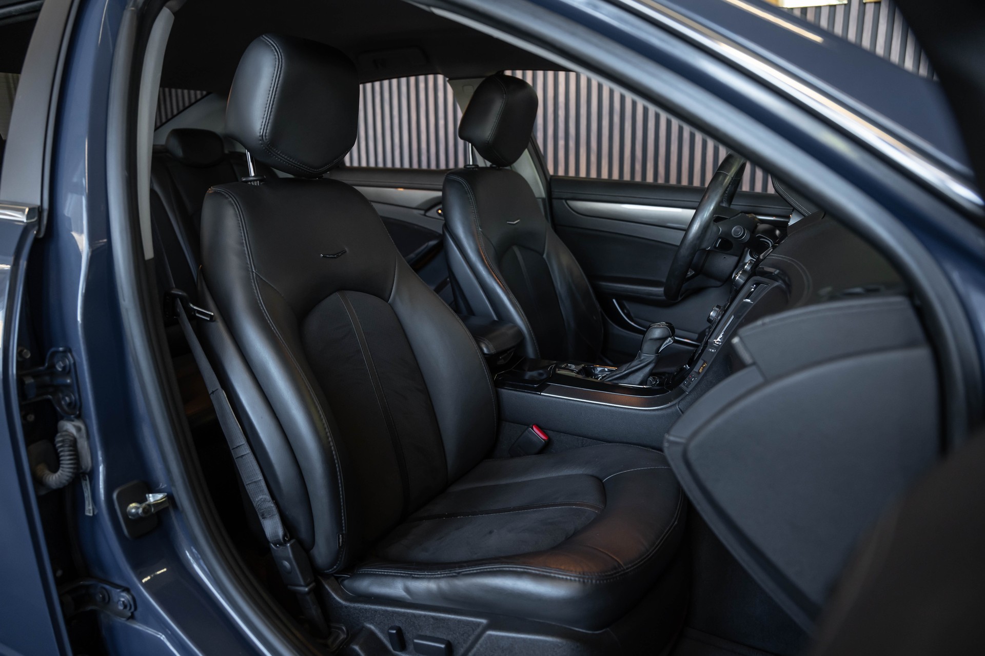 CADILLAC CTS-V Sedan 6.2 V8 SC Automatic-image-15