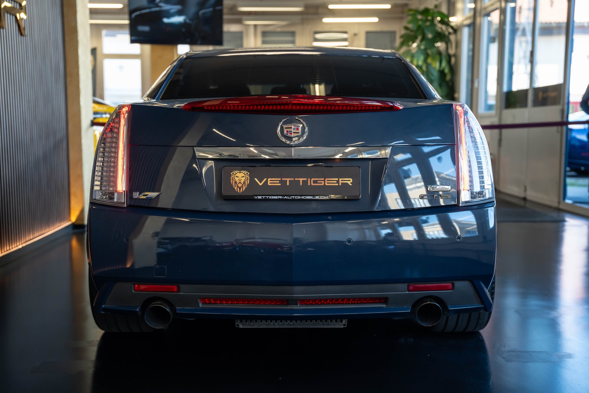 CADILLAC CTS-V Sedan 6.2 V8 SC Automatic-image-4