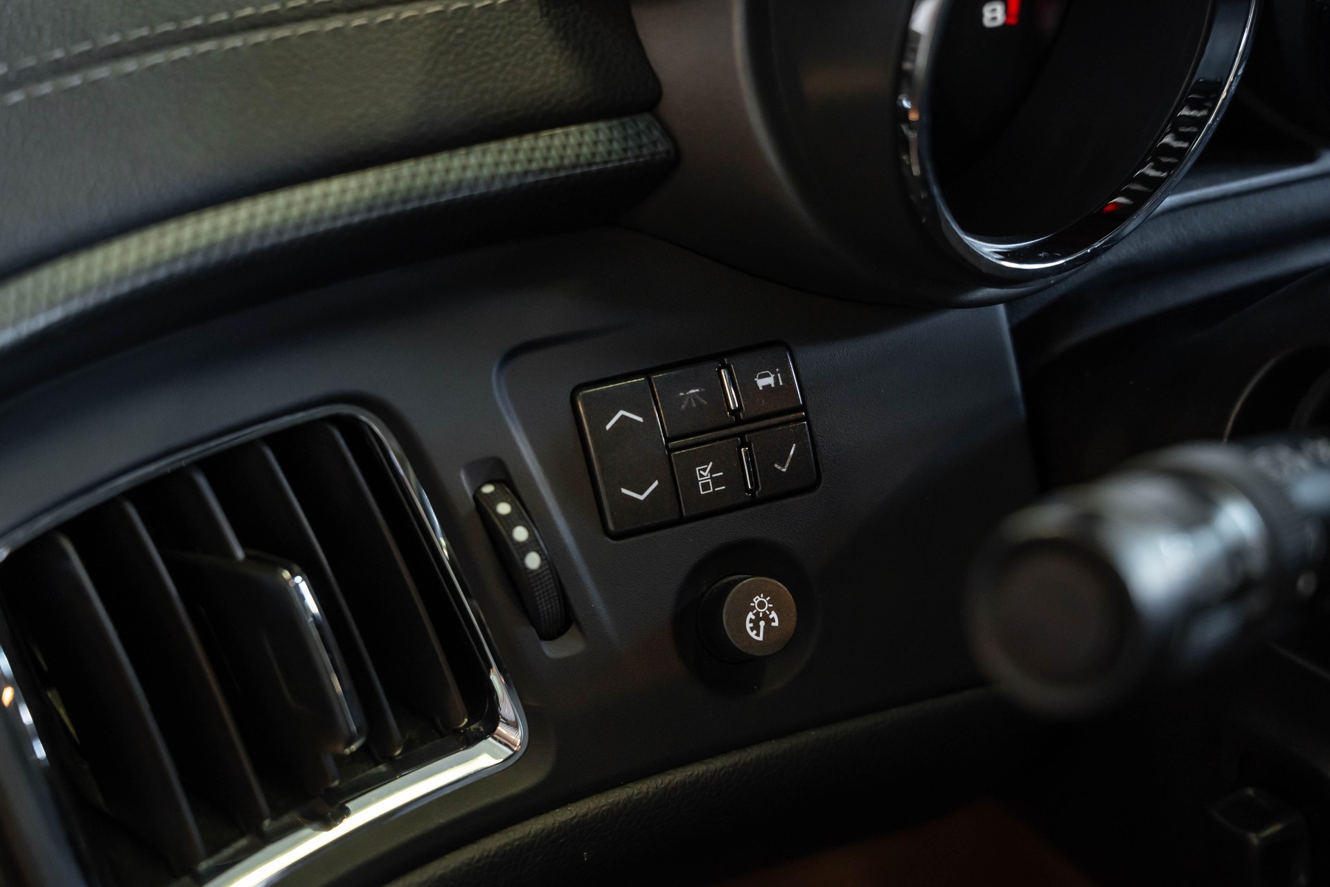 CADILLAC CTS-V Sedan 6.2 V8 SC Automatic-image-31