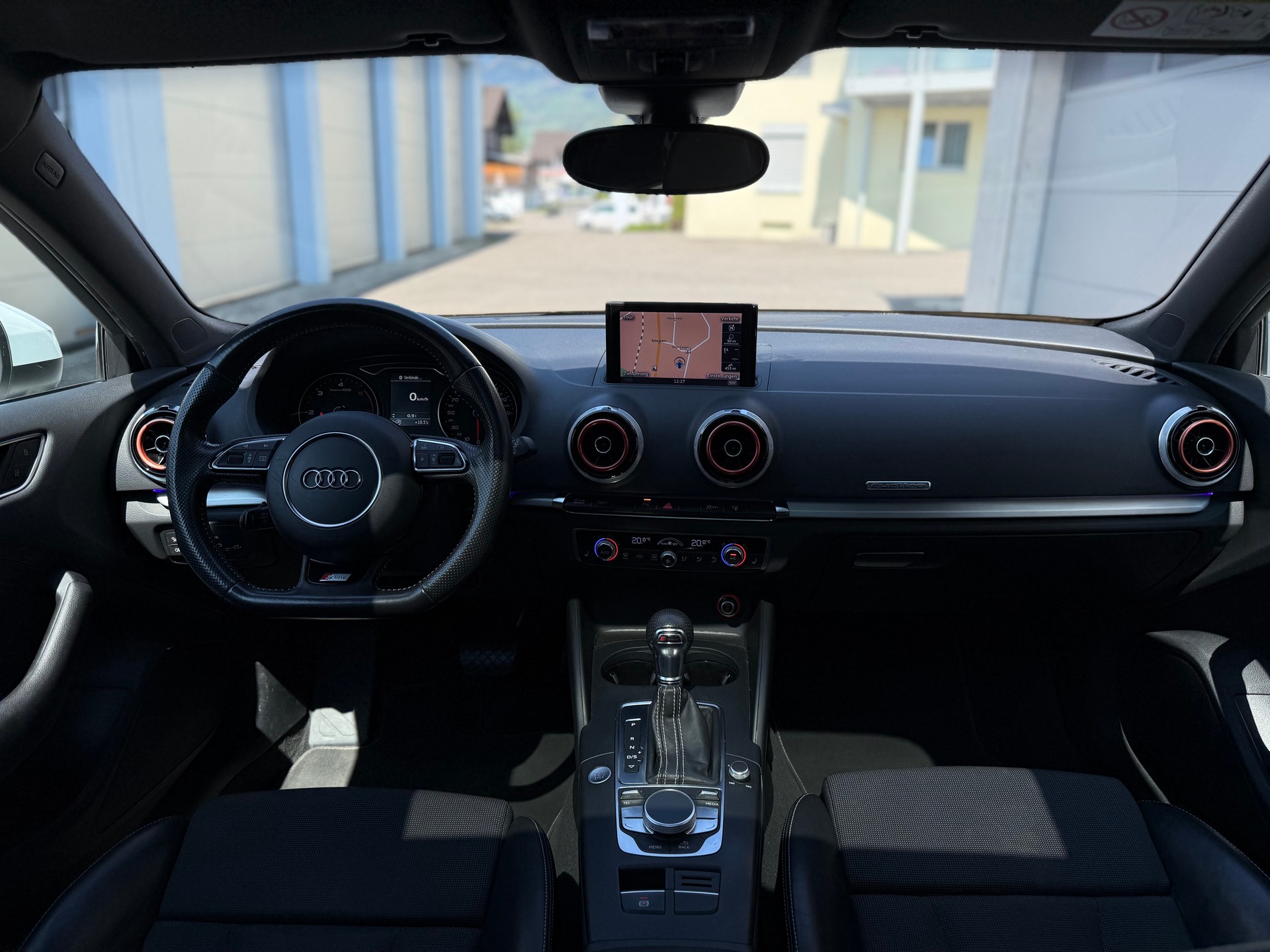 AUDI A3 Sportback 2.0 TDI Ambition quattro S-tronic S-Line-image-23