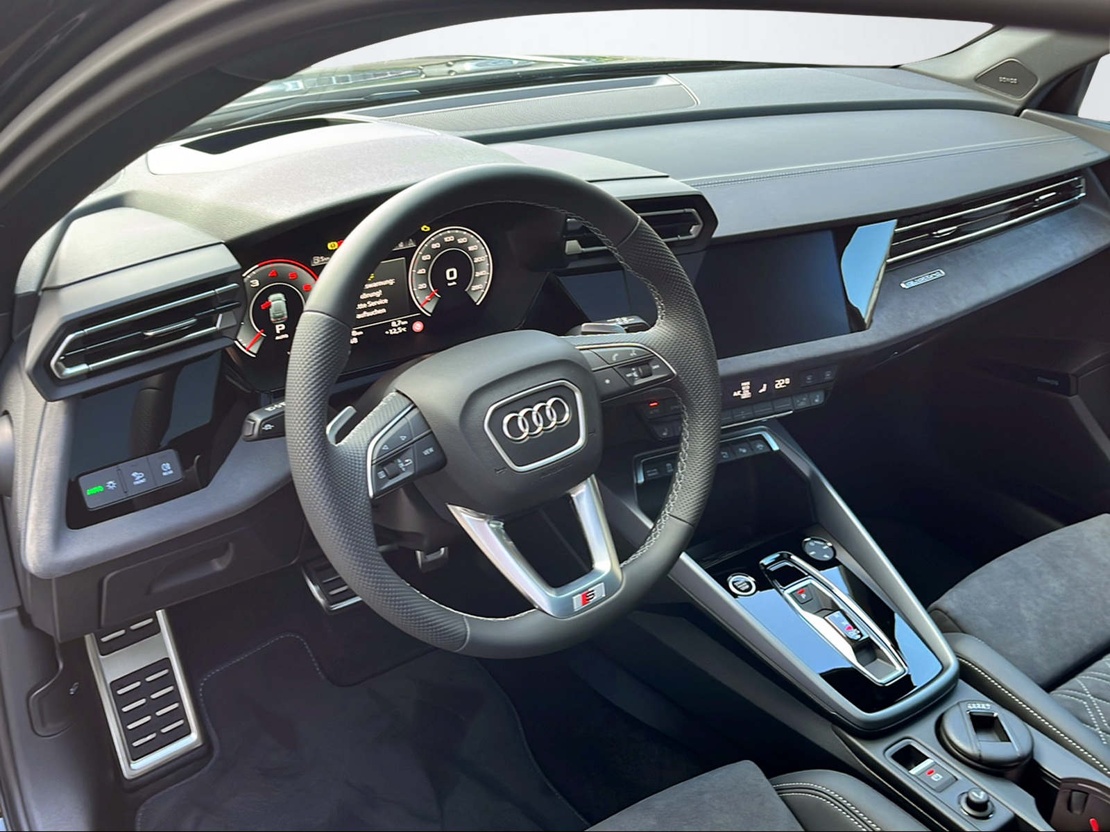 AUDI A3 Sportback 2.0 TFSI S Line quattro S-Tronic-image-10