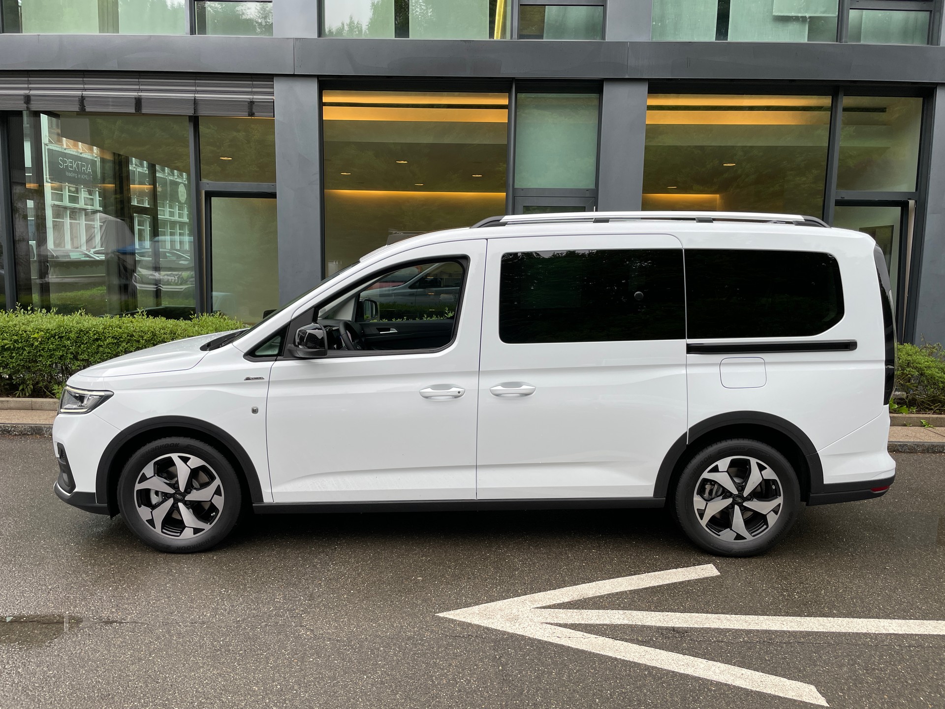 FORD Grand Tourneo Connect Active, ALLRAD, 7-Sitze-showroom-element-1