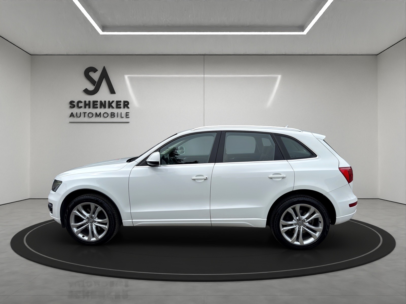 AUDI Q5 3.2 FSI quattro S-tronic-showroom-element-1