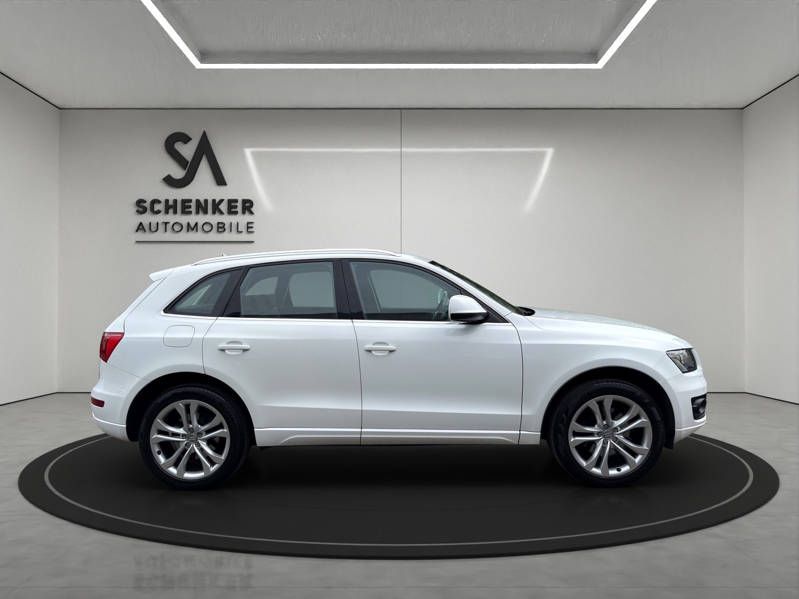 AUDI Q5 3.2 FSI quattro S-tronic-image-5