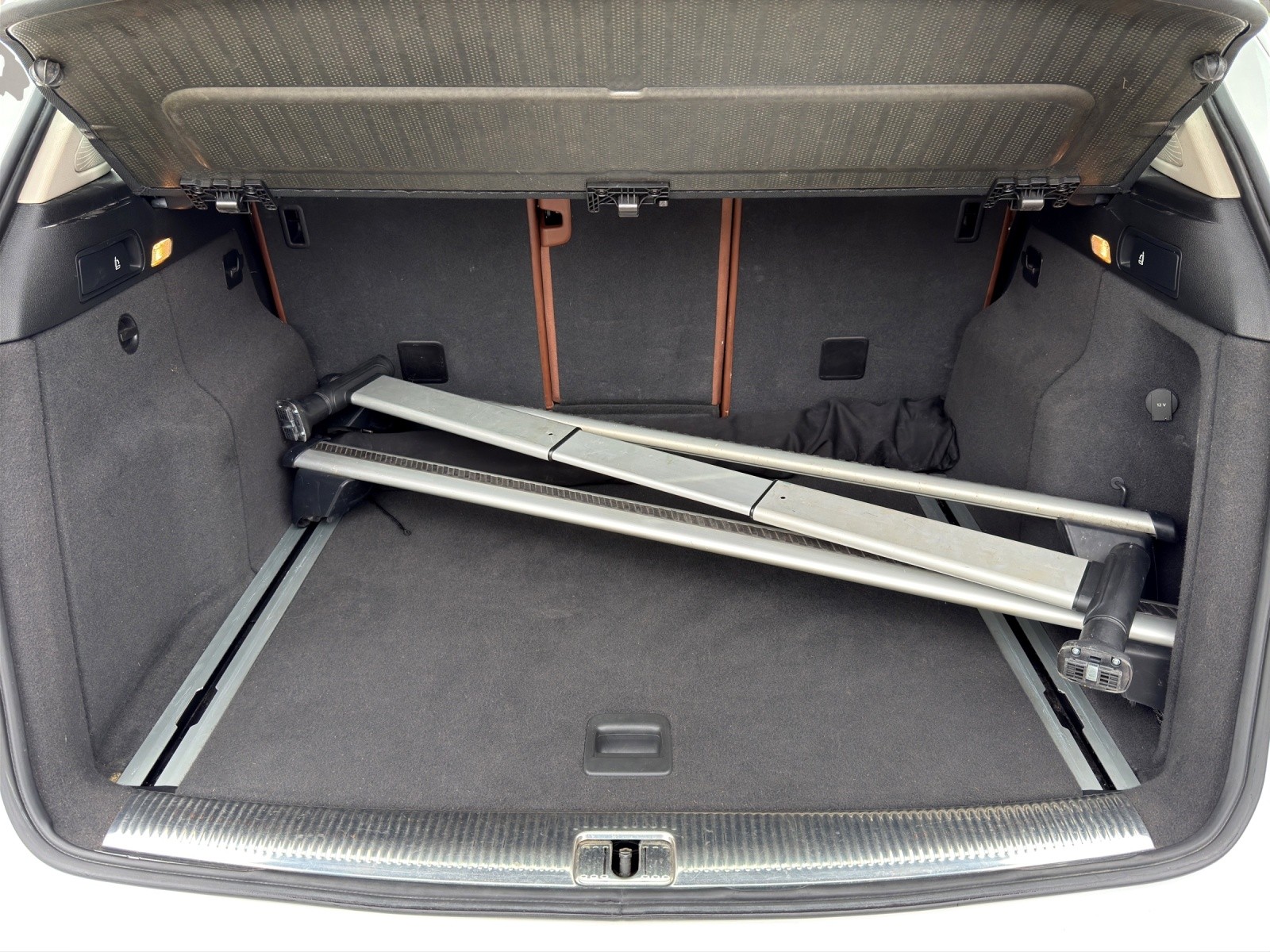 AUDI Q5 3.2 FSI quattro S-tronic-image-16