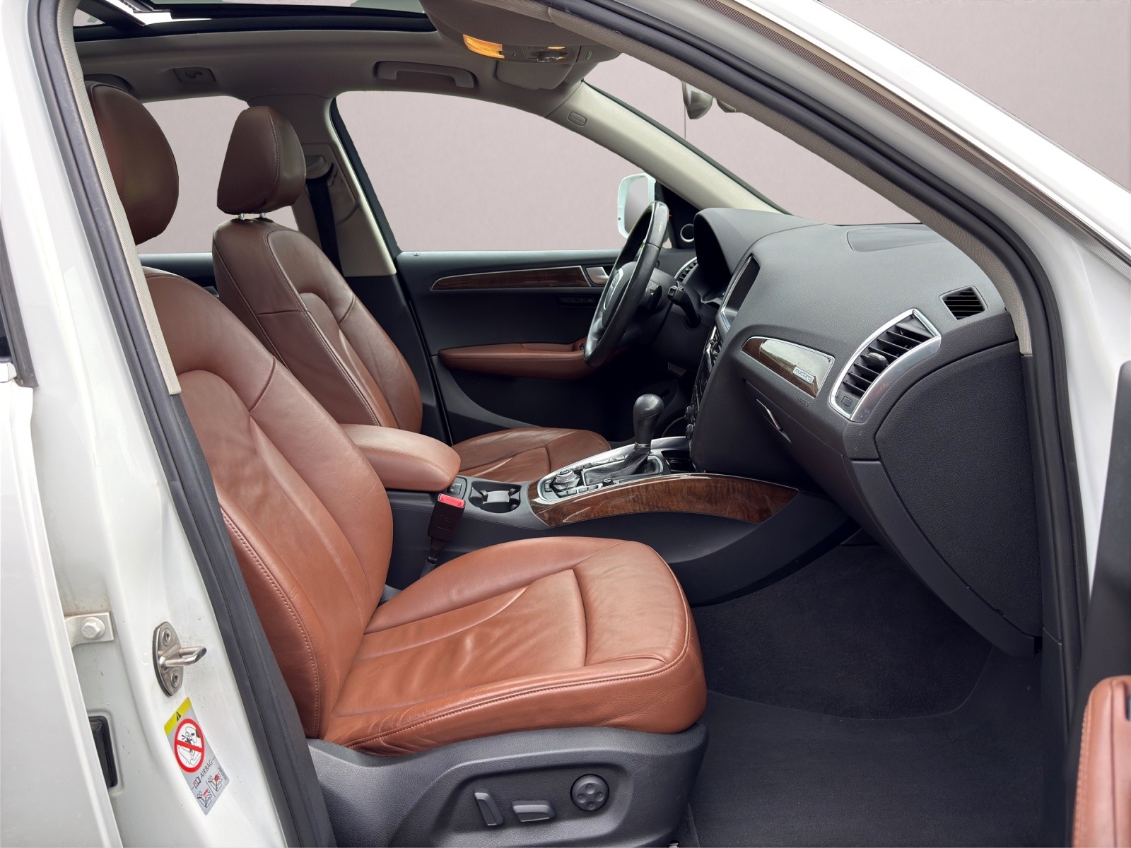 AUDI Q5 3.2 FSI quattro S-tronic-image-10