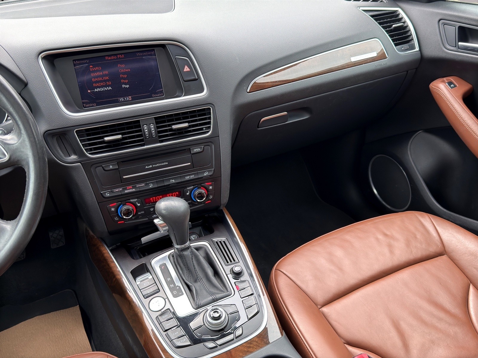 AUDI Q5 3.2 FSI quattro S-tronic-image-14