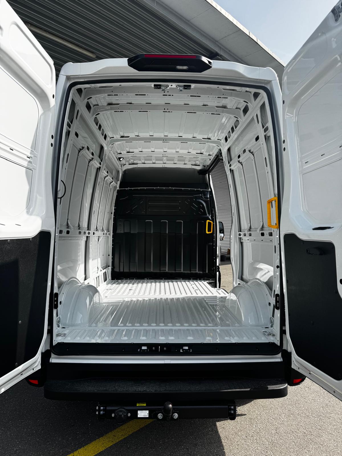 IVECO 35S16B A8 3520 VAN-image-7