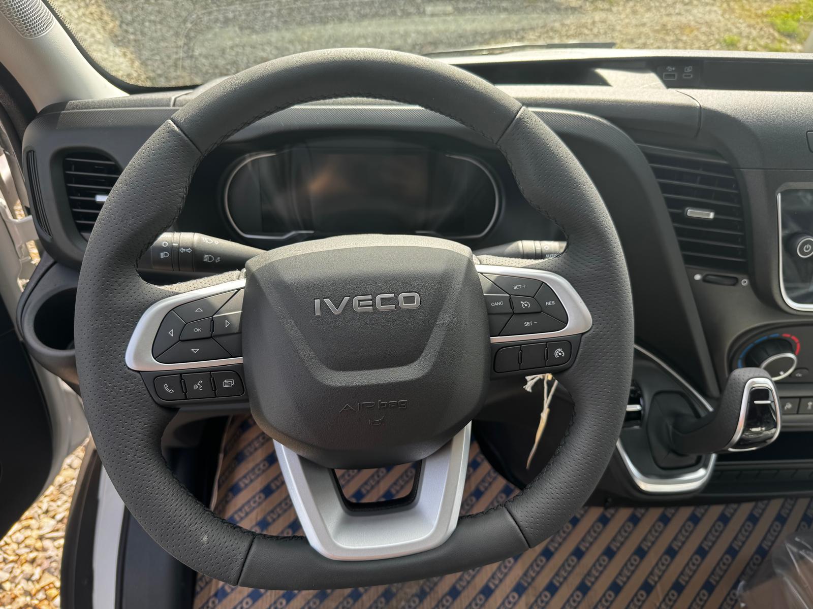 IVECO 35S16B A8 3520 VAN-image-11