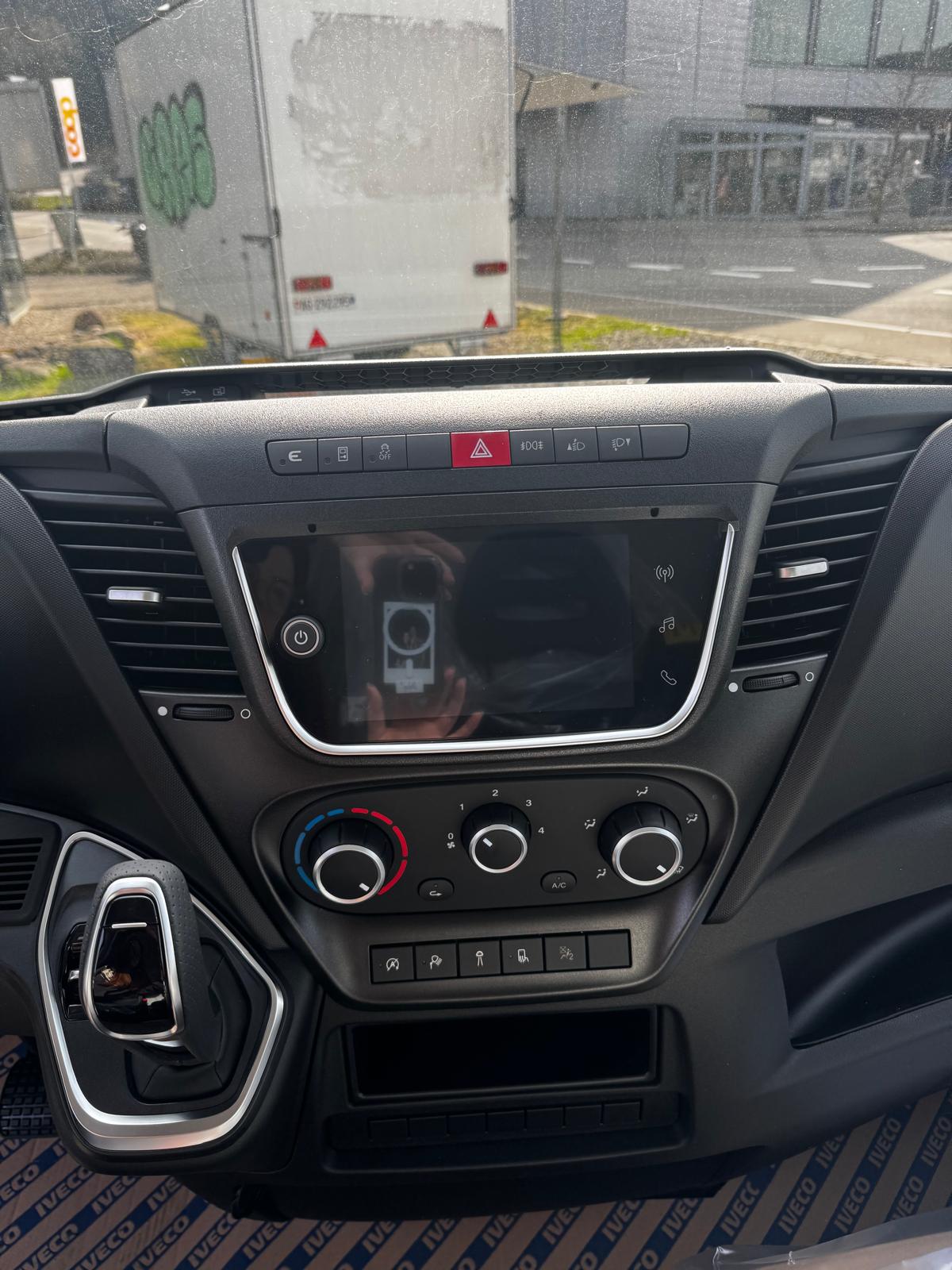 IVECO 35S16B A8 3520 VAN-image-12