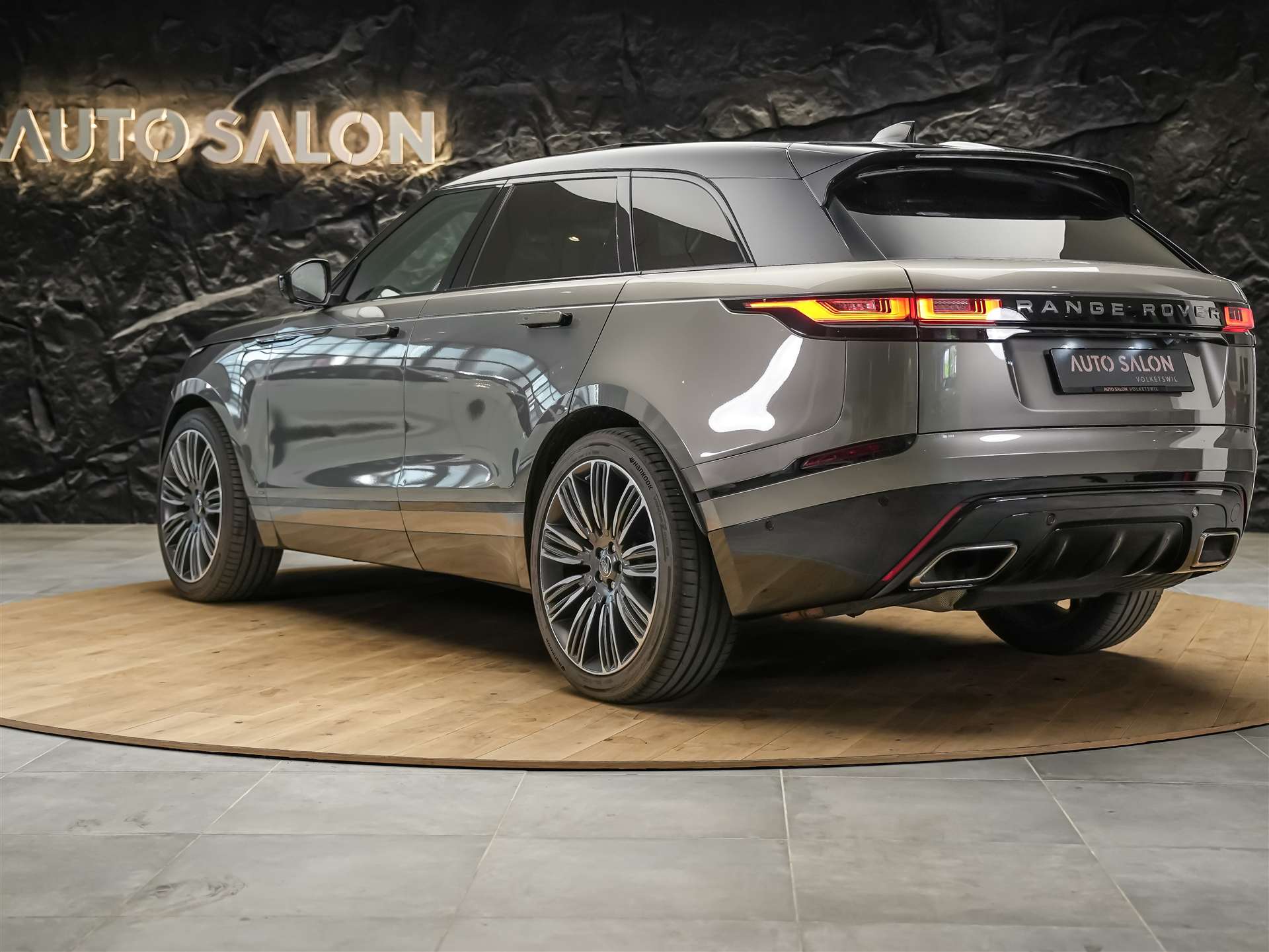 LAND ROVER Range Rover Velar 3.0 V6 R-Dynamic HSE *First Edition*Massage*Panorama*360°Kamera*Sitzbelüftung*-showroom-element-2
