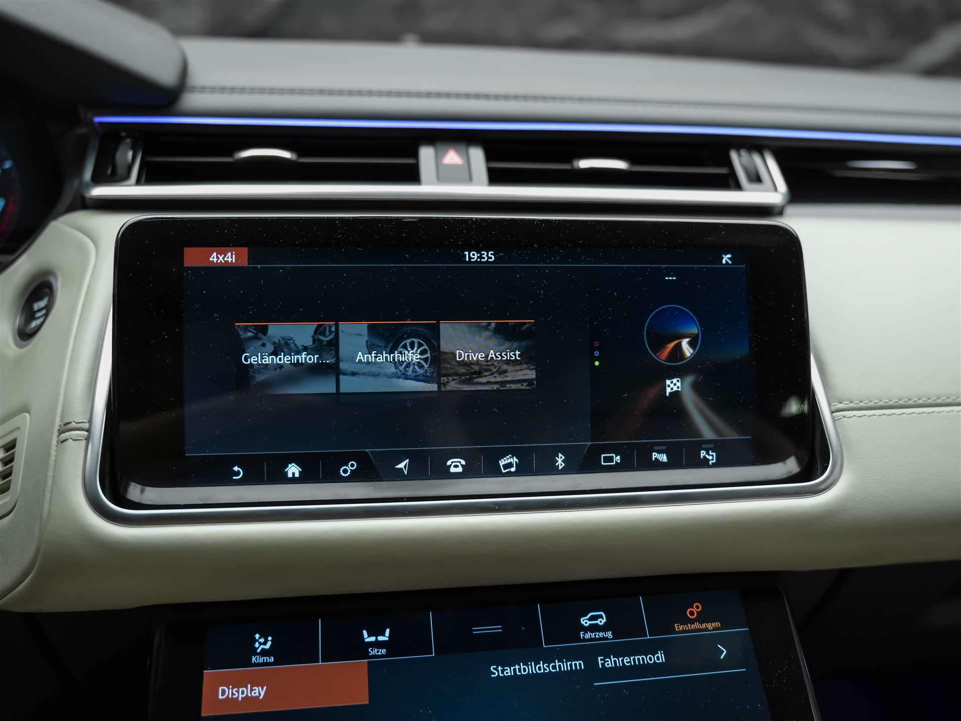LAND ROVER Range Rover Velar R-Dynamic P 380 HSE *First Edition*Massage*Panorama*360°Kamera*Sitzbelüftung*-image-37