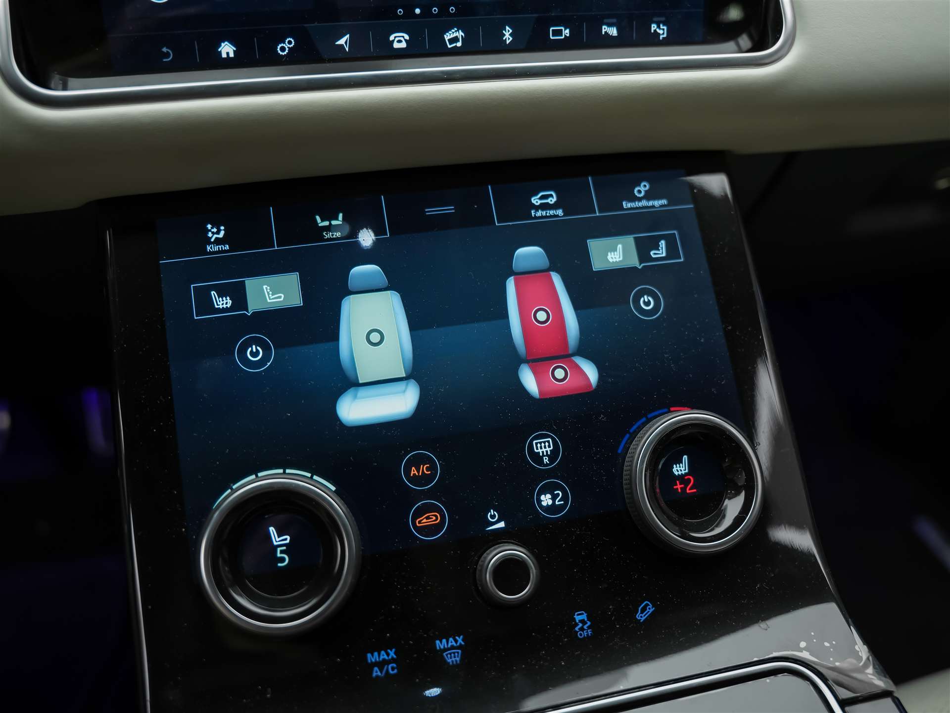 LAND ROVER Range Rover Velar 3.0 V6 R-Dynamic HSE *First Edition*Massage*Panorama*360°Kamera*Sitzbelüftung*-image-33