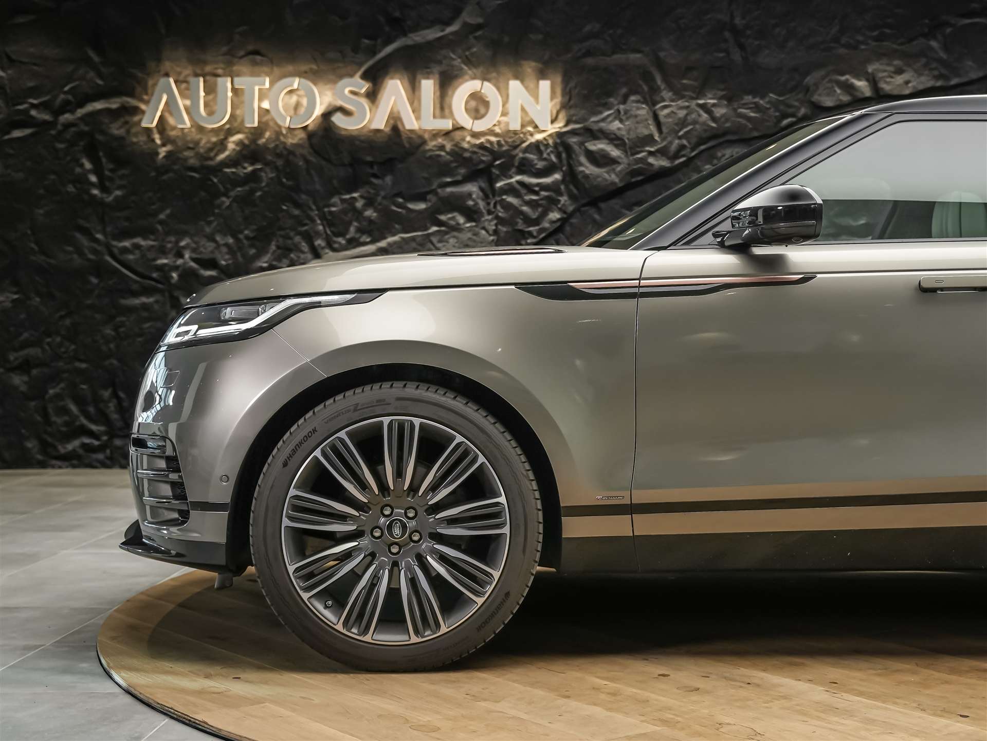 LAND ROVER Range Rover Velar R-Dynamic P 380 HSE *First Edition*Massage*Panorama*360°Kamera*Sitzbelüftung*-image-17