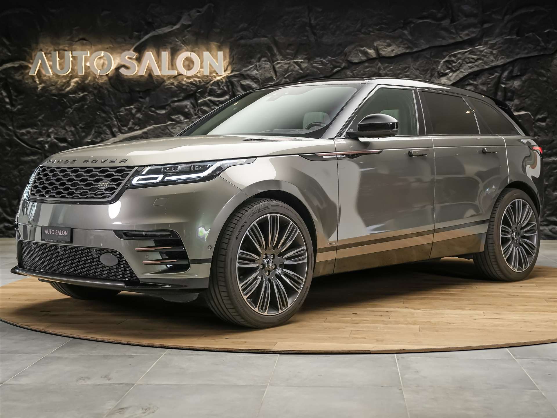 LAND ROVER Range Rover Velar 3.0 V6 R-Dynamic HSE *First Edition*Massage*Panorama*360°Kamera*Sitzbelüftung*