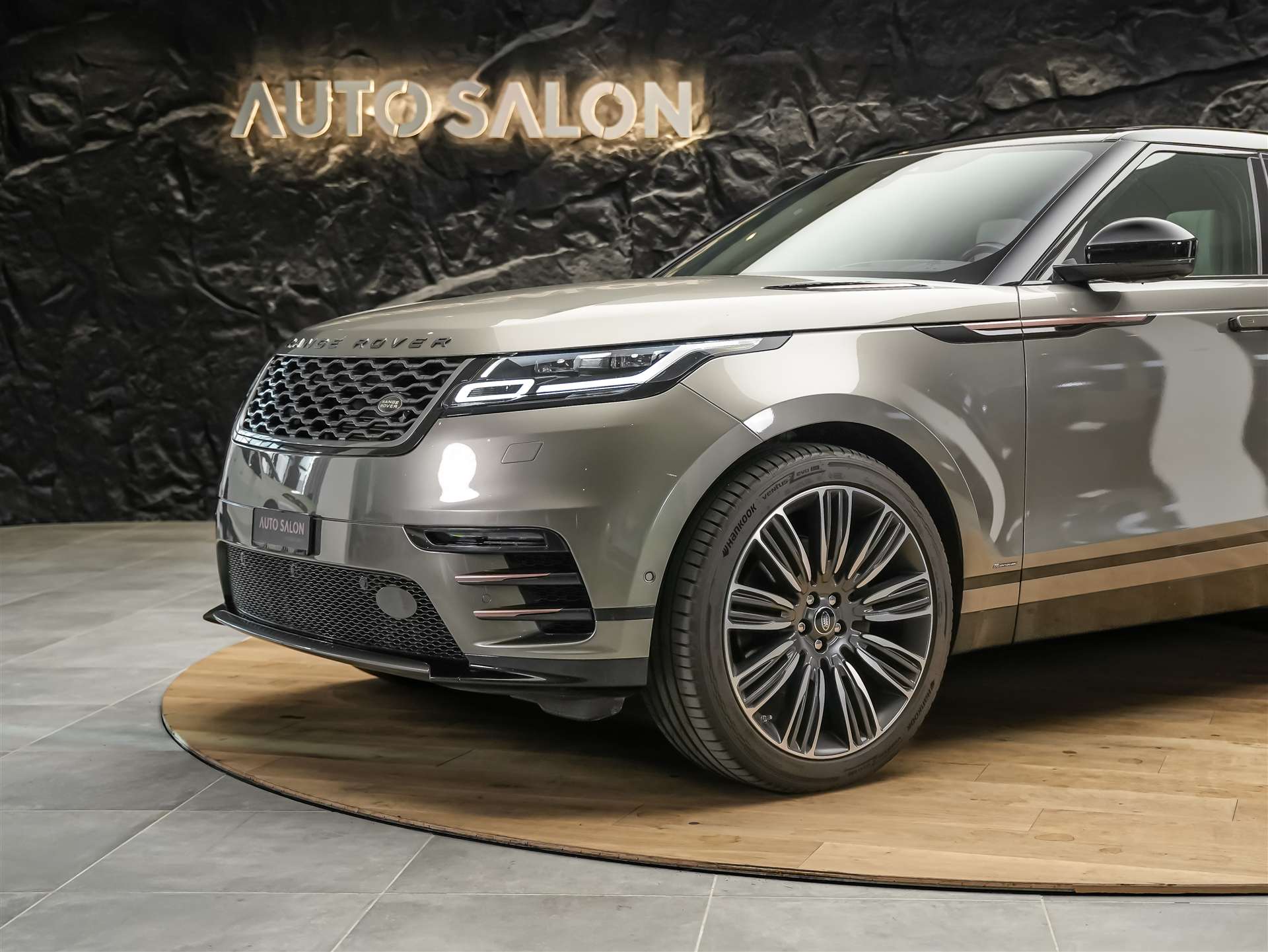 LAND ROVER Range Rover Velar 3.0 V6 R-Dynamic HSE *First Edition*Massage*Panorama*360°Kamera*Sitzbelüftung*-image-16