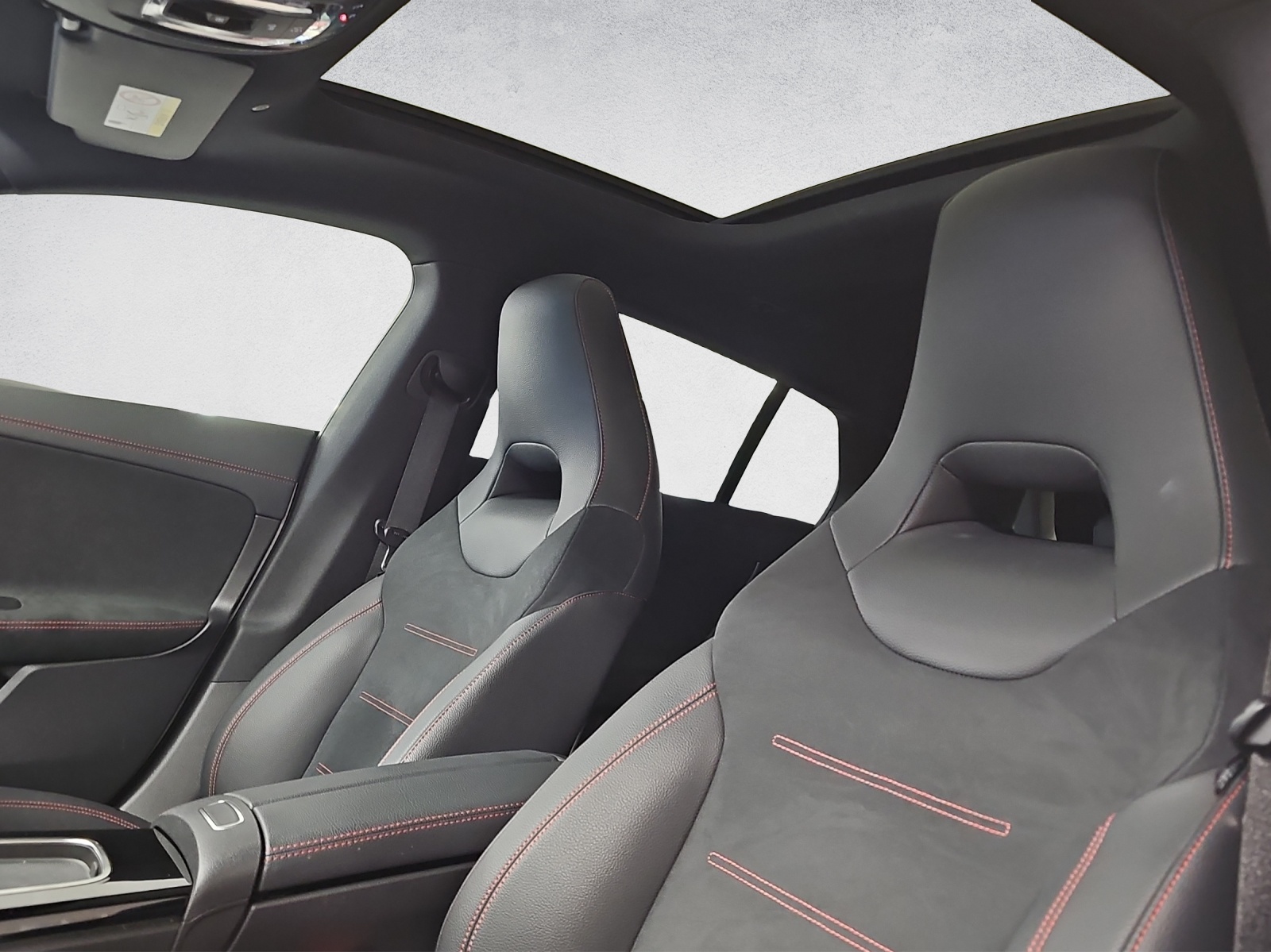 MERCEDES-BENZ CLA 250 Shooting Brake 4Matic 8G-DCT-image-13