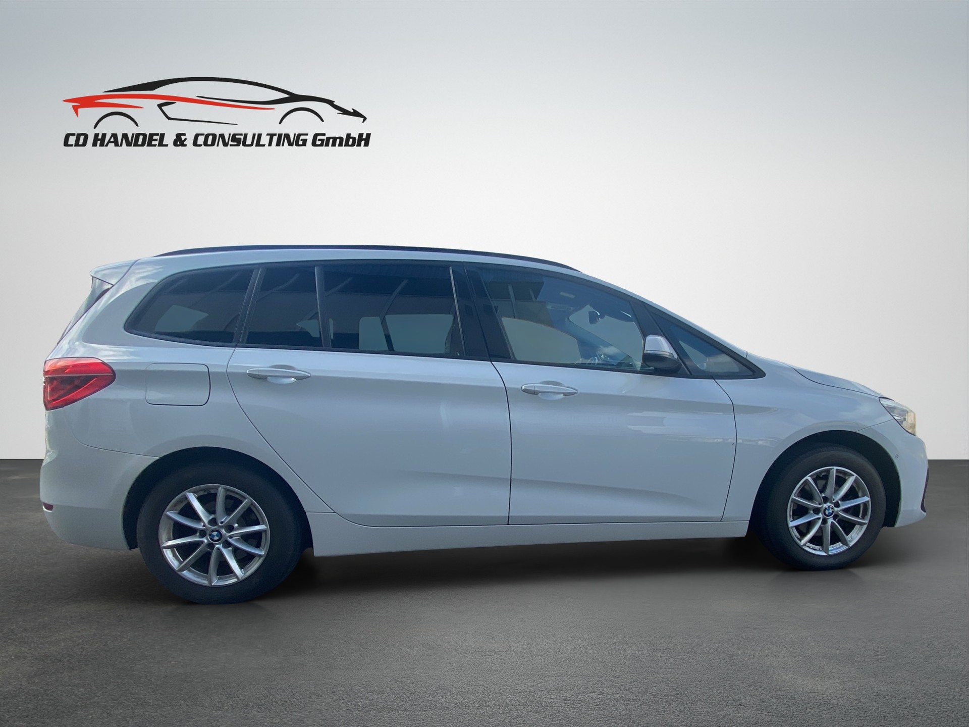 BMW 216d Gran Tourer DKG Luxury Line-image-6