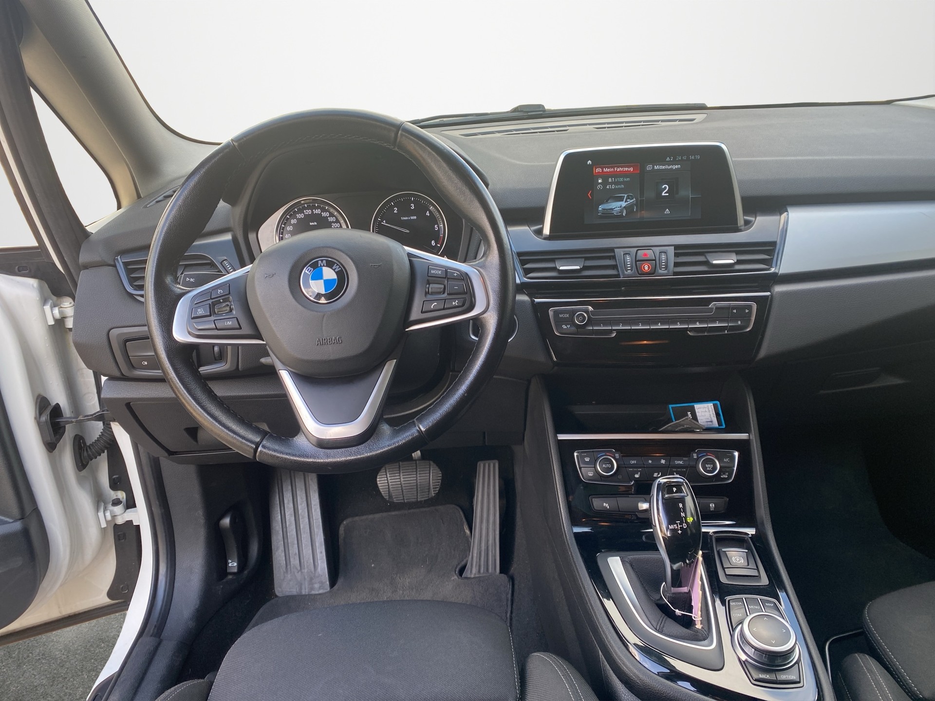 BMW 216d Gran Tourer DKG Luxury Line-image-11