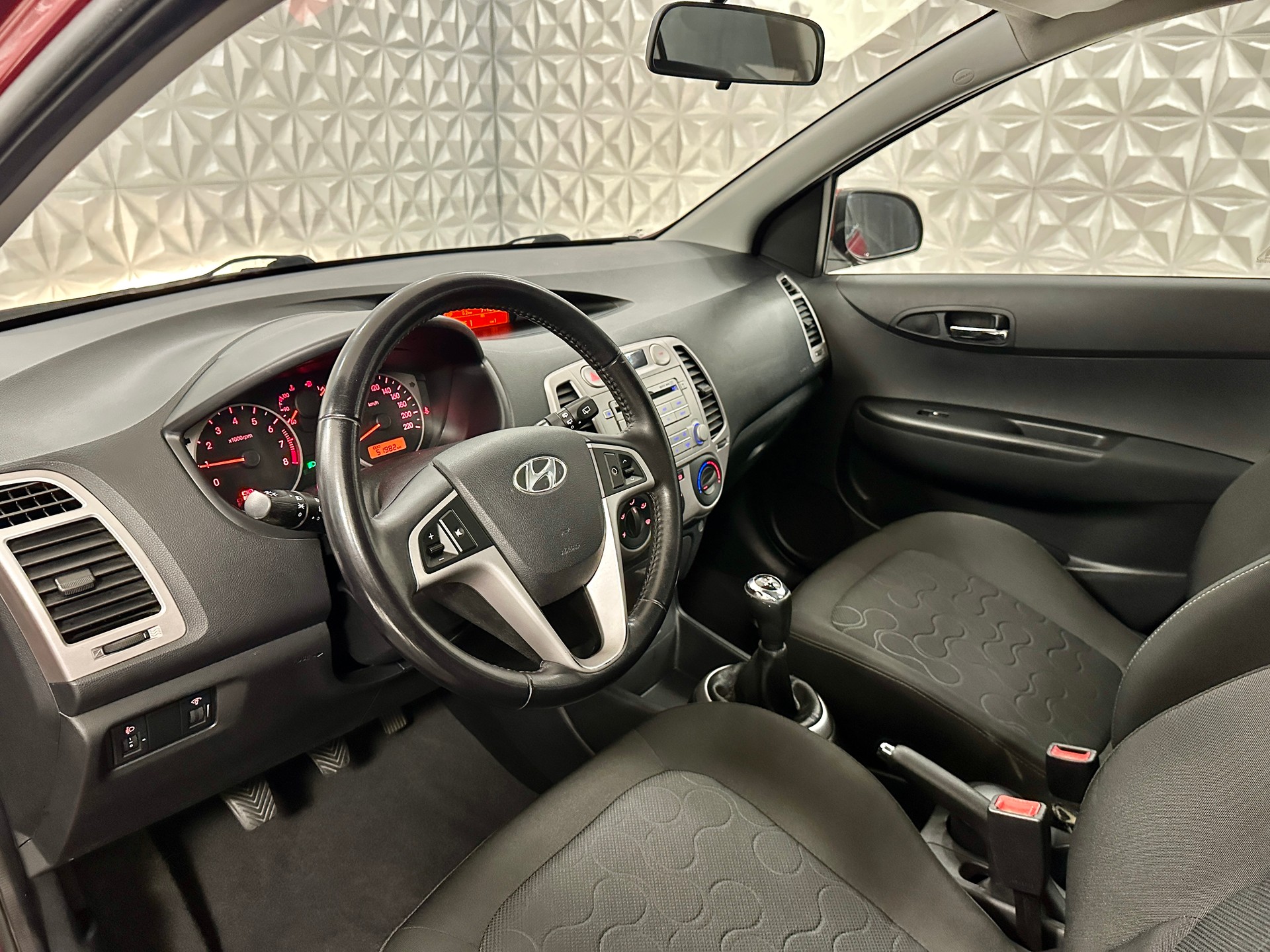 HYUNDAI i20 1.4 Style-image-10