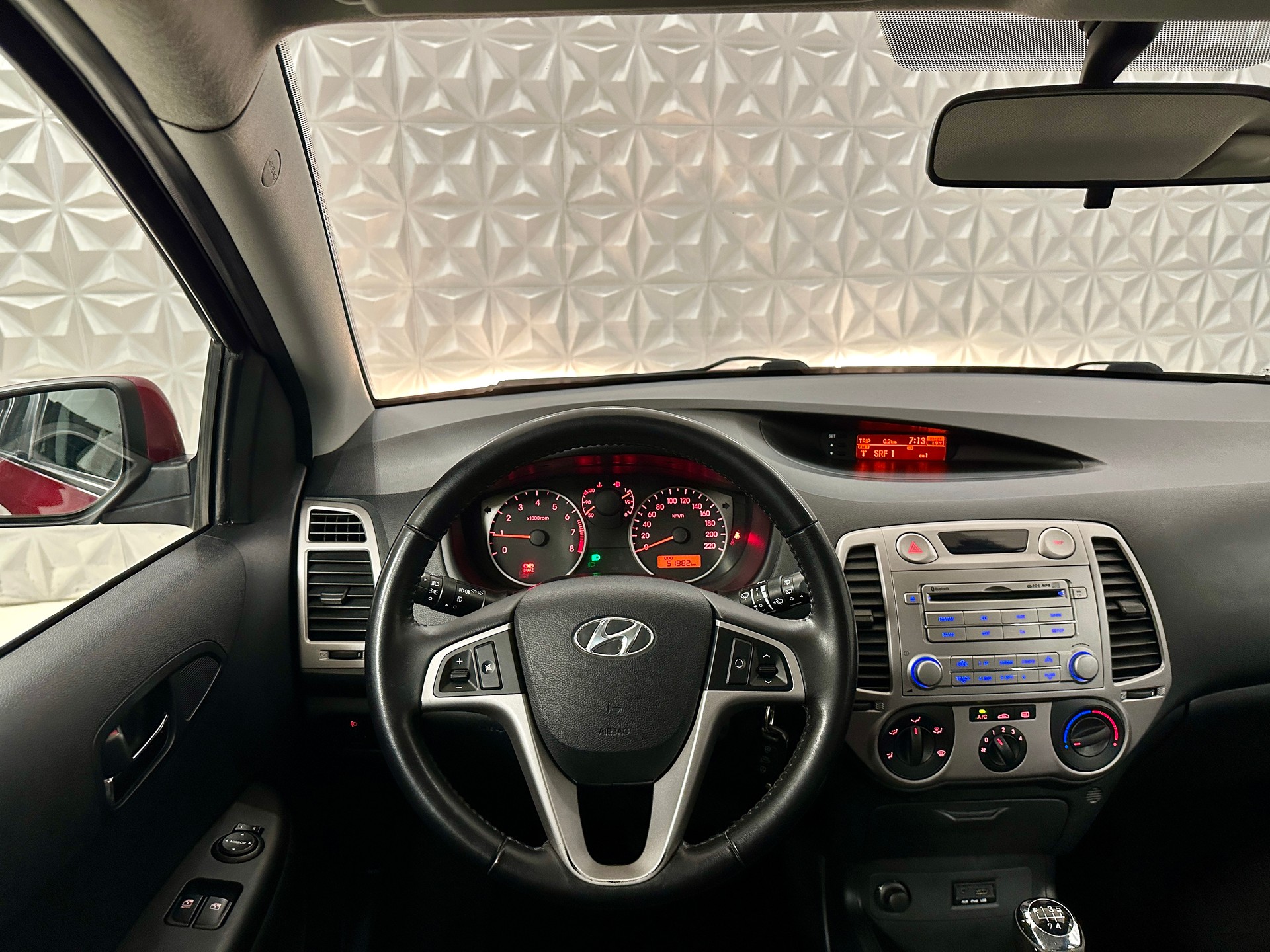 HYUNDAI i20 1.4 Style-image-18