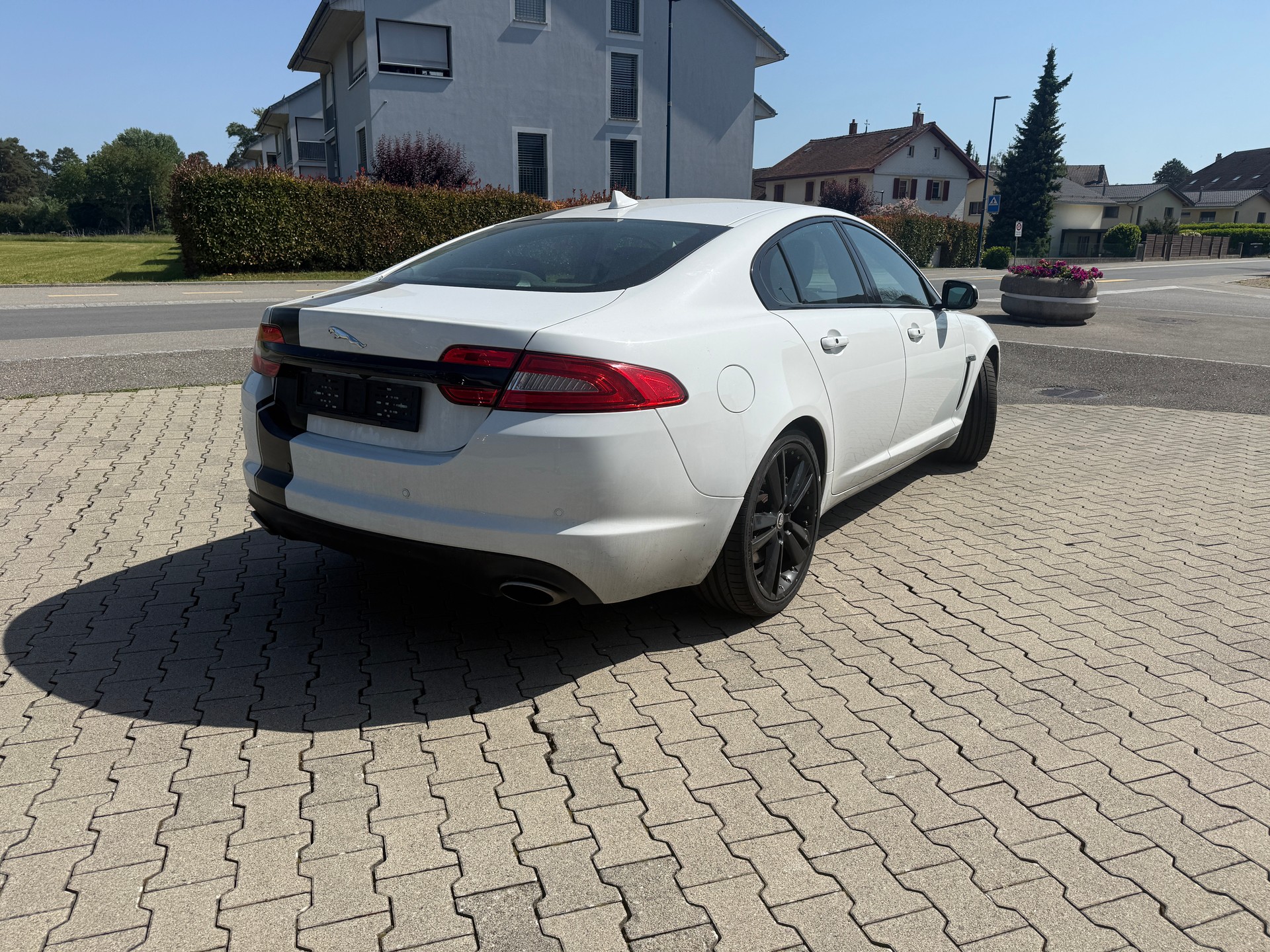 JAGUAR XF 3.0 V6 S/C Premium Luxury 4x4-image-3