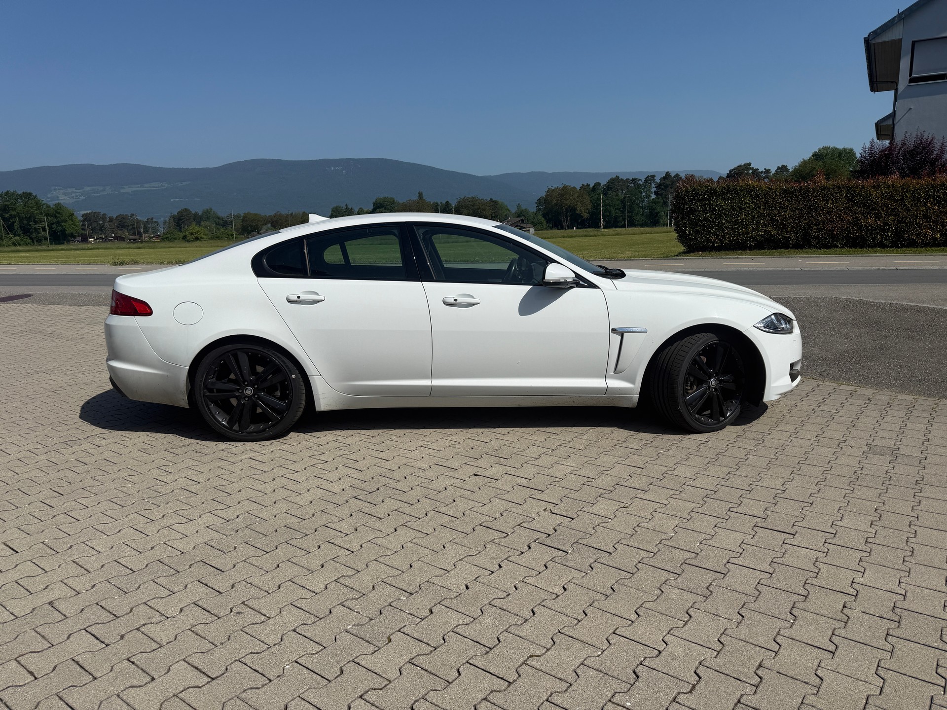 JAGUAR XF 3.0 V6 S/C Premium Luxury 4x4-image-5