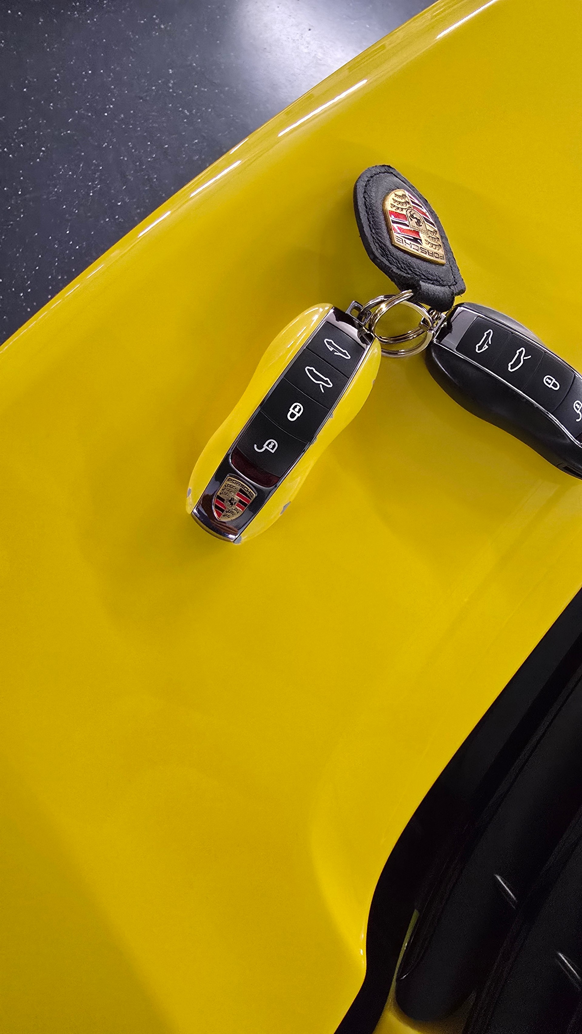 PORSCHE 911 Targa 4 GTS PDK Sondermodel-image-16