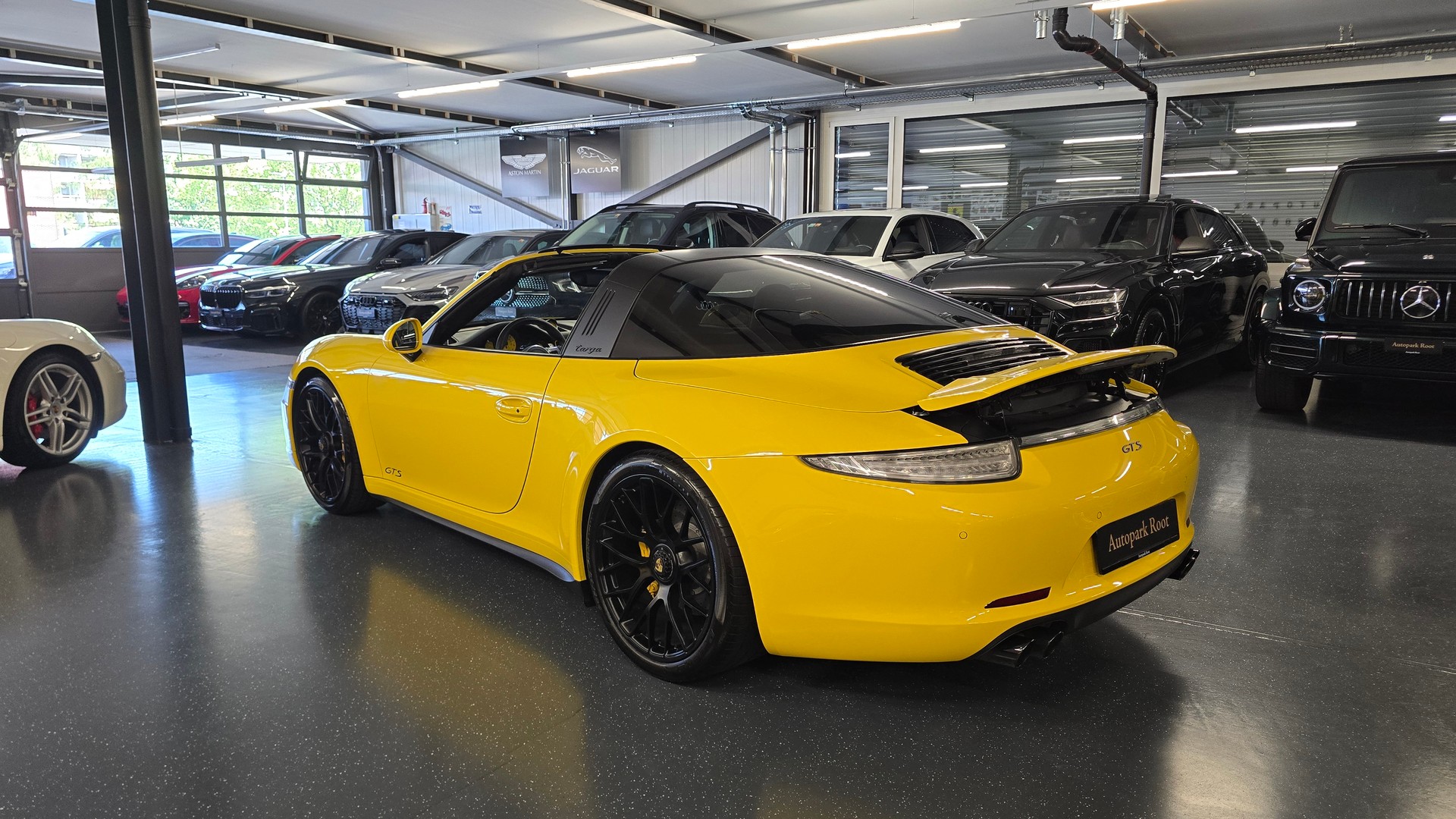 PORSCHE 911 Targa 4 GTS PDK Sondermodel-image-7