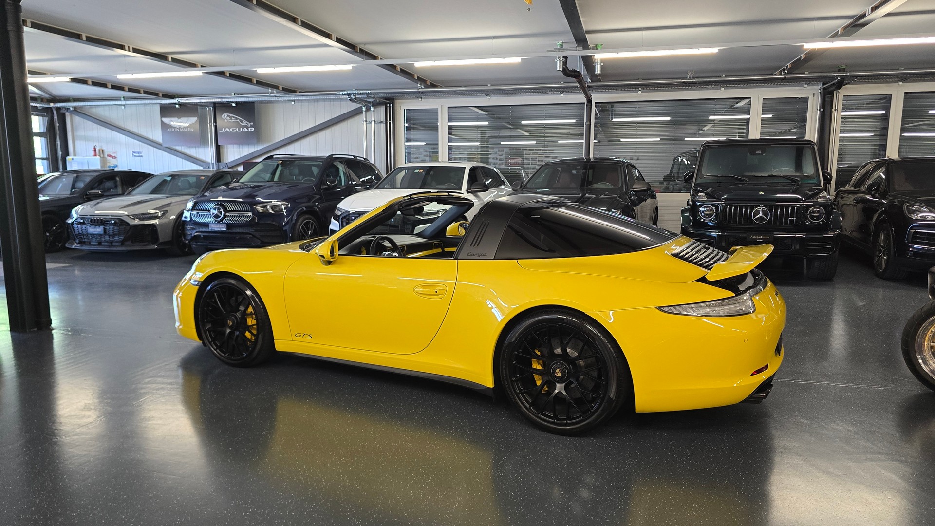 PORSCHE 911 Targa 4 GTS PDK Sondermodel-image-8
