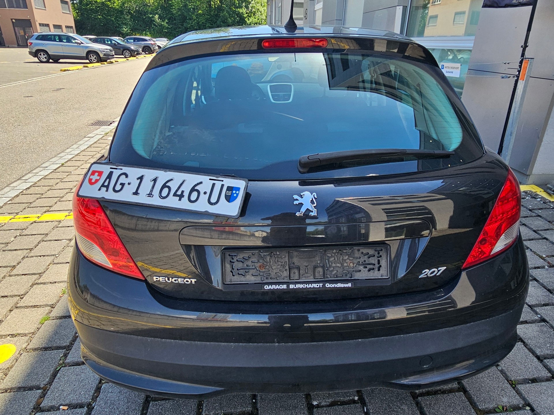 PEUGEOT 207 1.4 16V Swiss Edition-image-5
