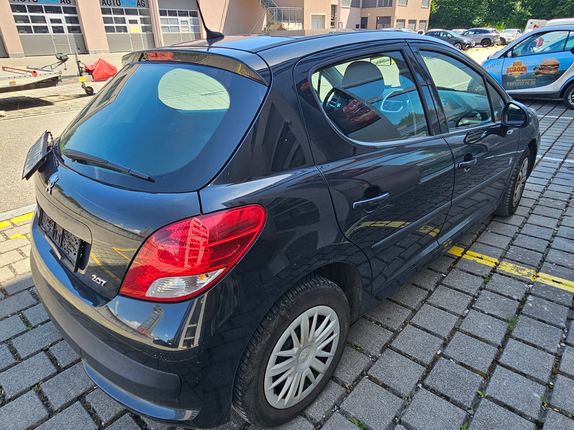 PEUGEOT 207 1.4 16V Swiss Edition-image-4