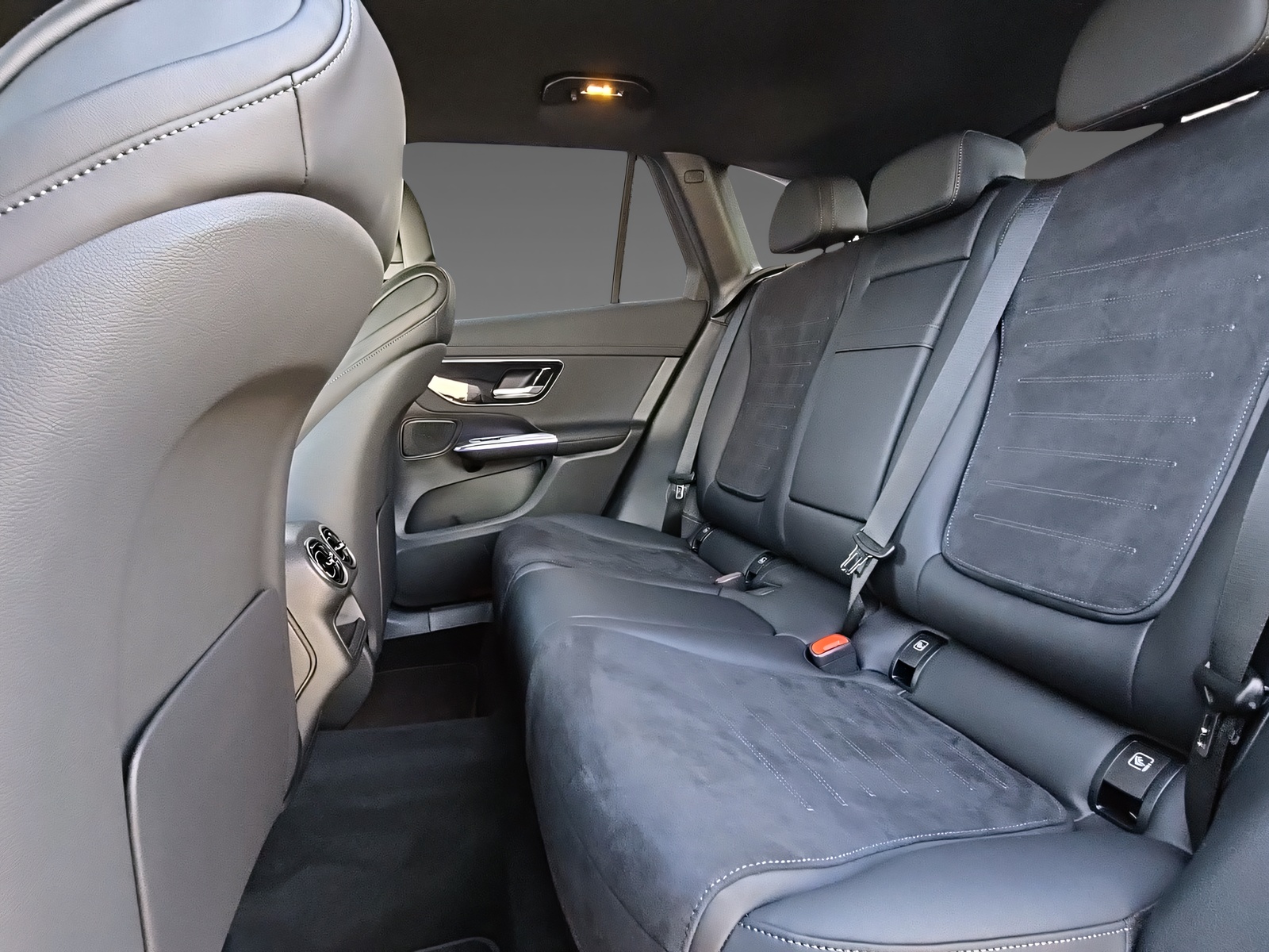 MERCEDES-BENZ GLC 220 d 4Matic-image-15