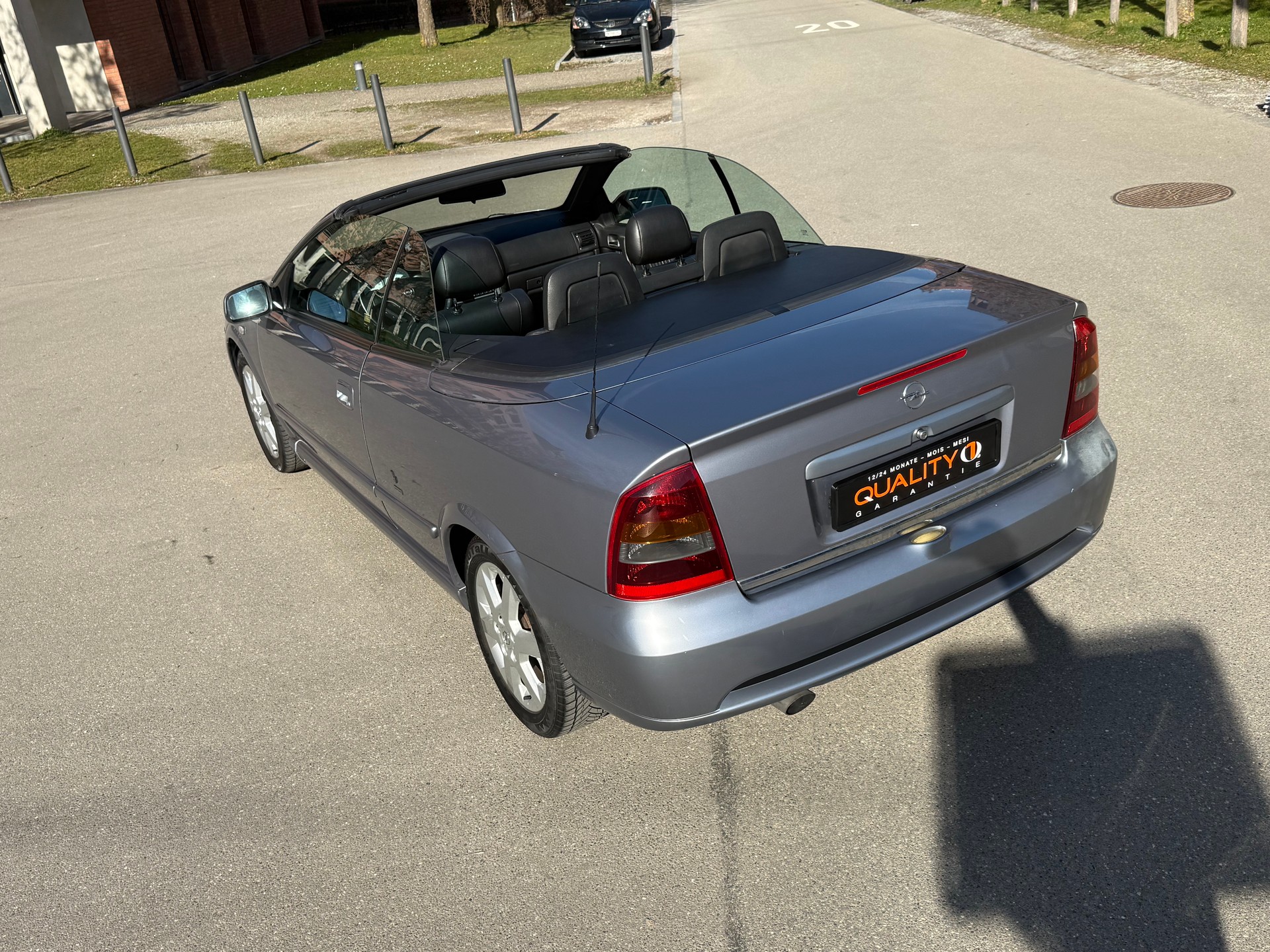 OPEL Astra Cabriolet 2.2i 16V Linea Rossa-image-18
