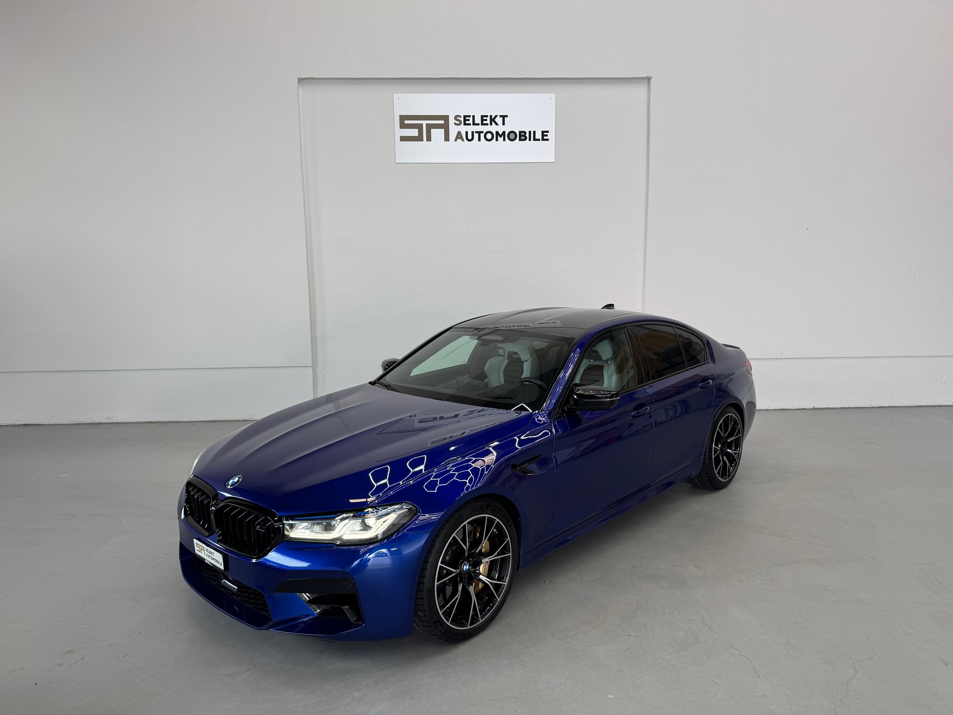 BMW M5 xDrive Competition Drivelogic