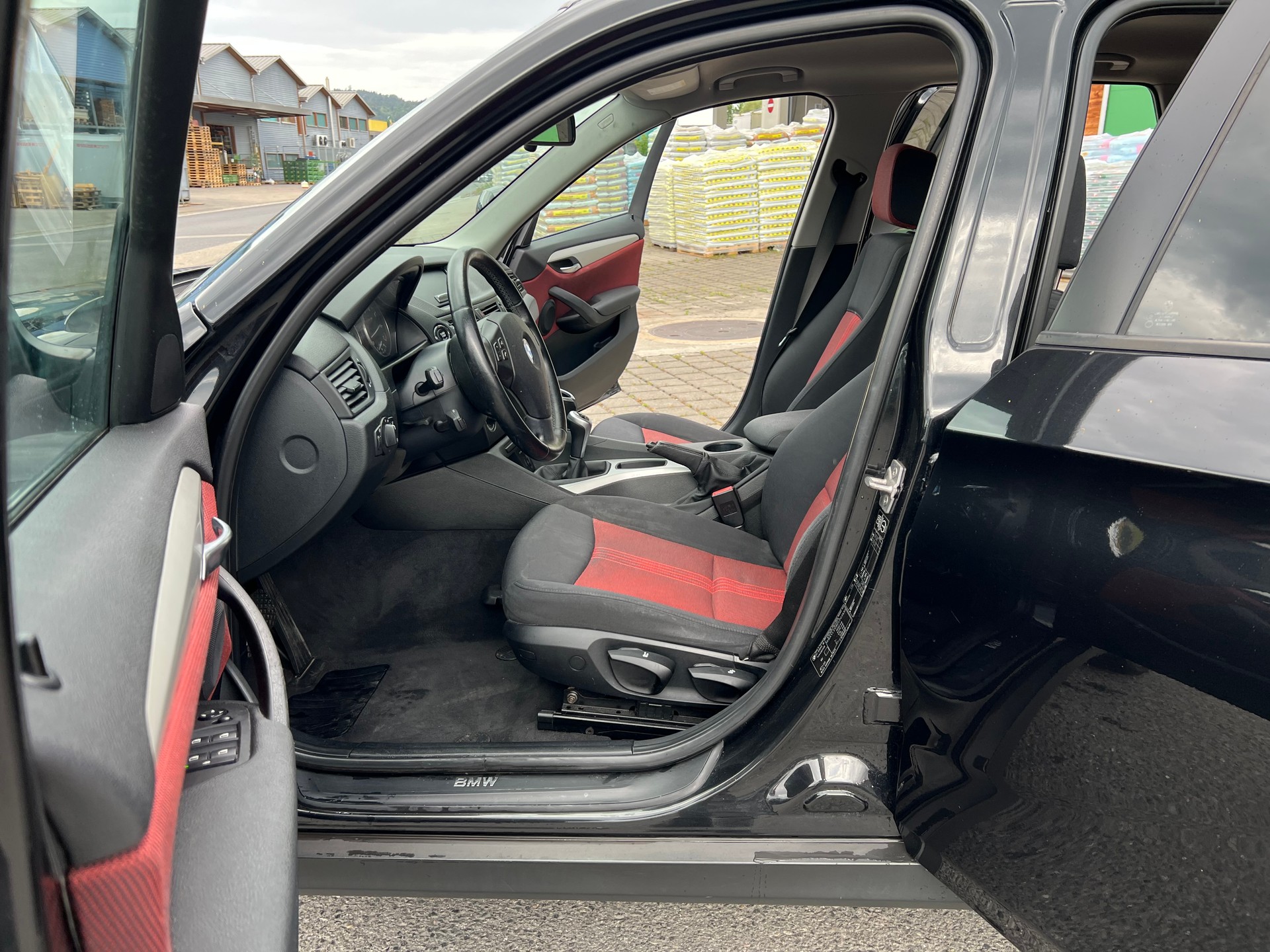 BMW X1 sDrive 18i-image-7