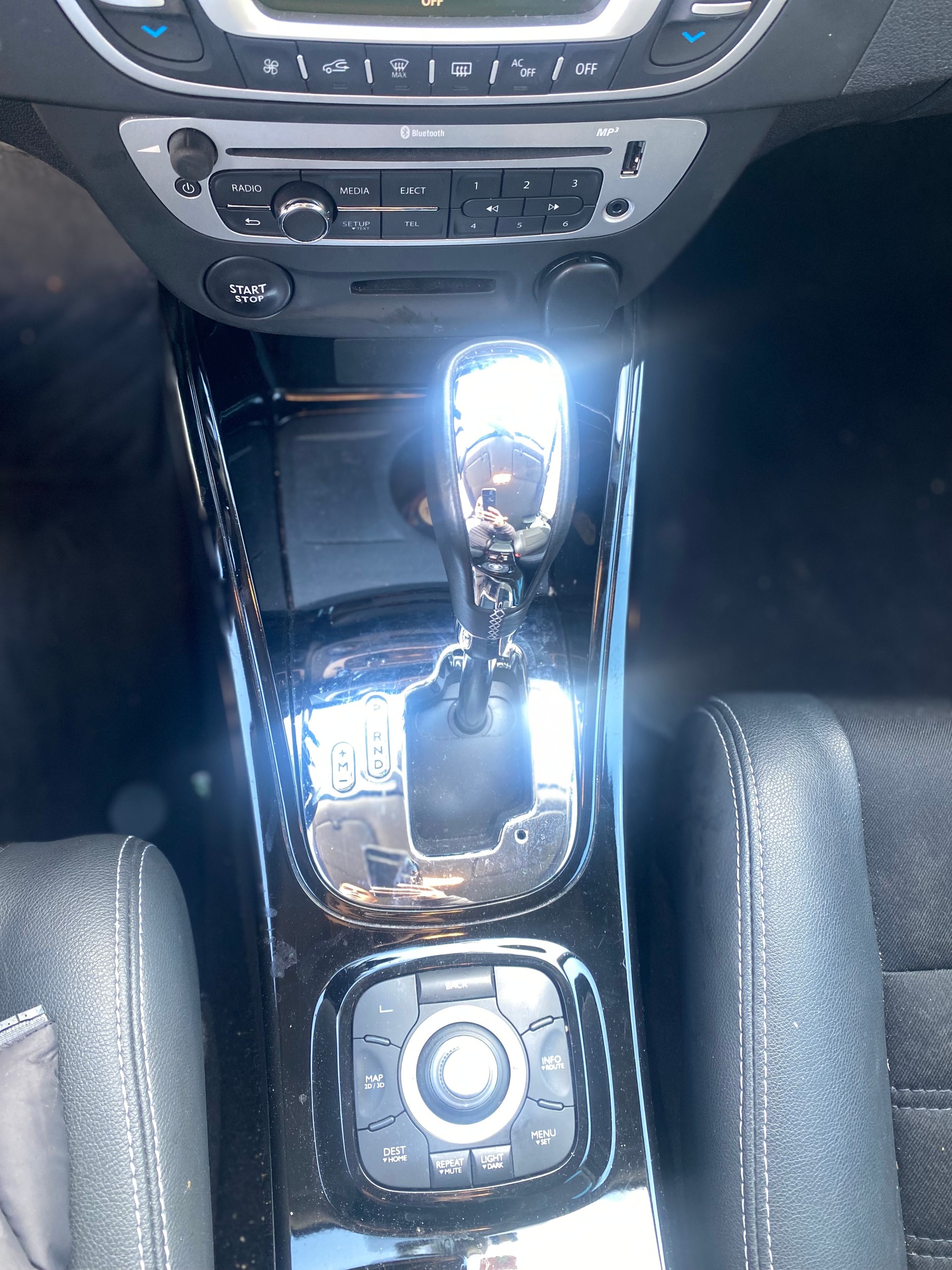 RENAULT Mégane 1.2 16V Turbo Bose EDC-image-11