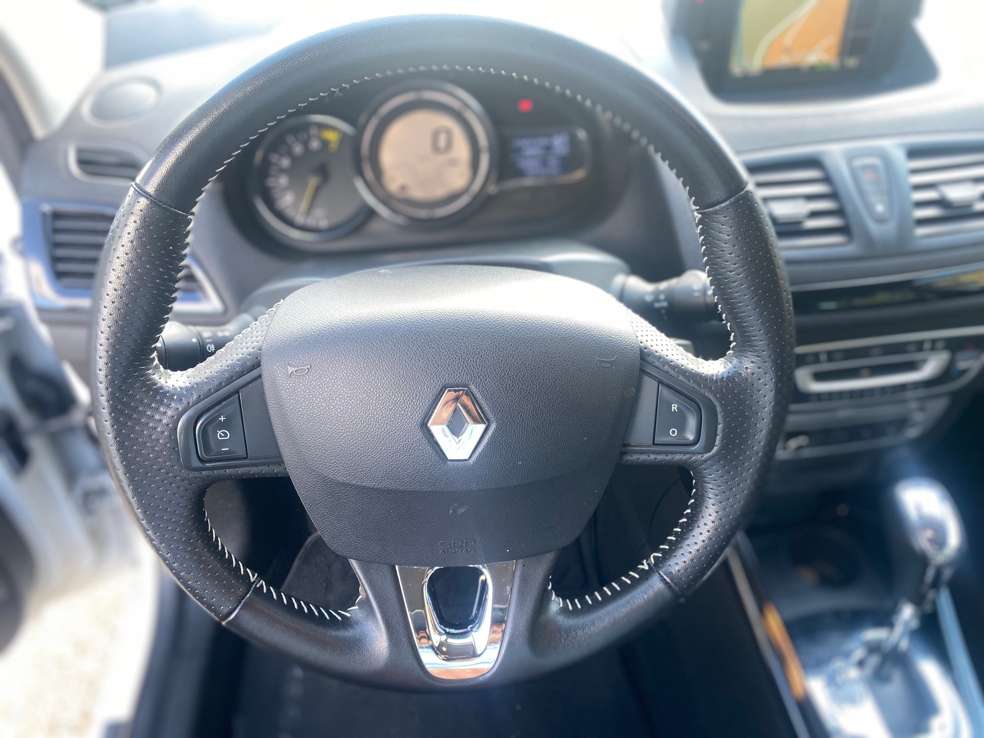 RENAULT Mégane 1.2 16V Turbo Bose EDC-image-13