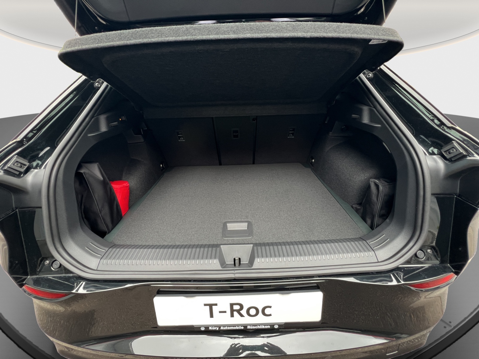 VW T-Roc 1.5 eTSI mHEV R-Line DSG-image-12