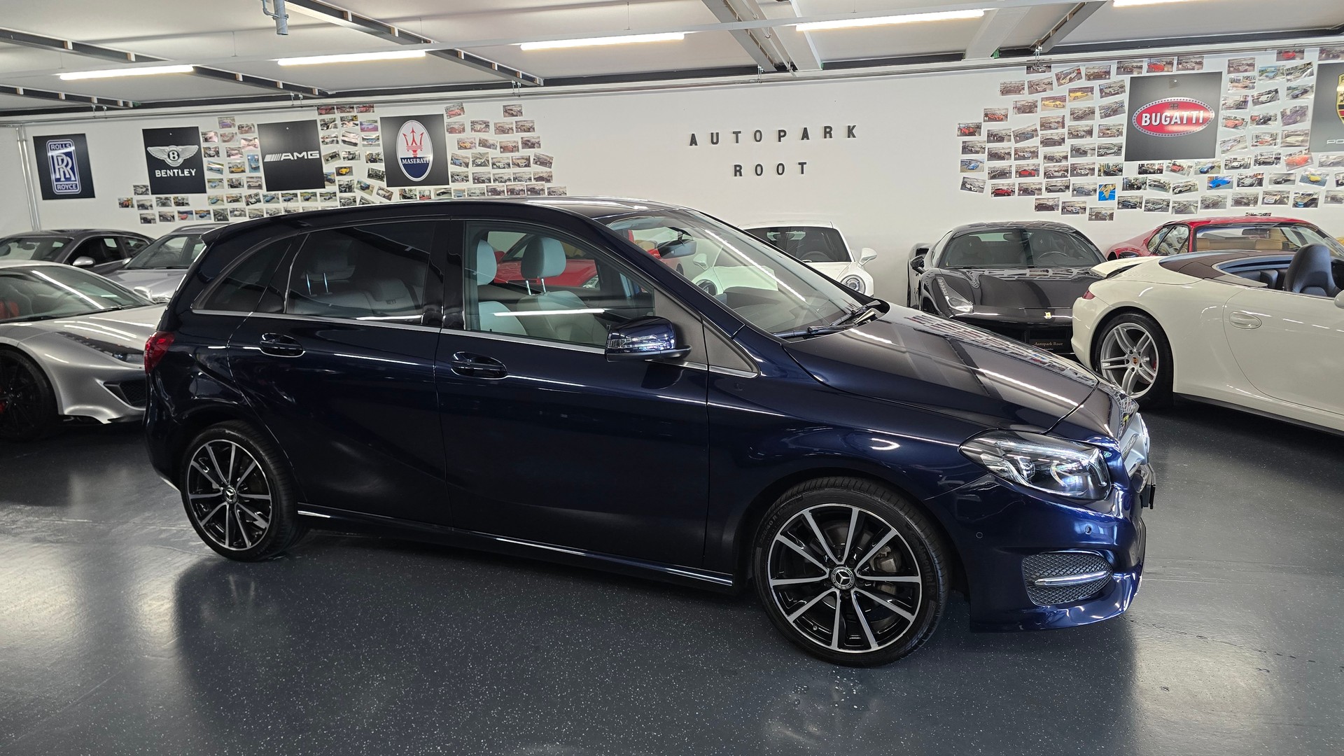 MERCEDES-BENZ B 220 CDI Swiss Star Edition Style 4Matic 7G-DCT-showroom-element-3