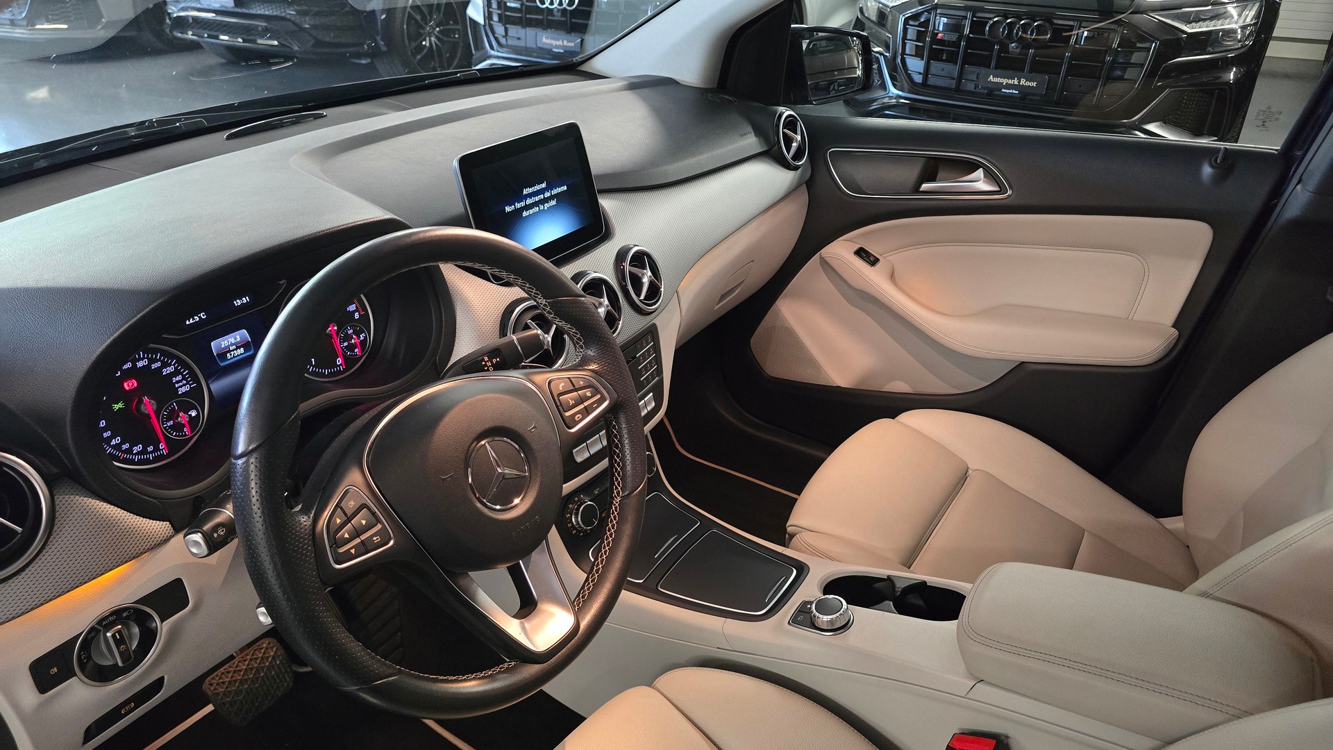 MERCEDES-BENZ B 220 CDI Swiss Star Edition Style 4Matic 7G-DCT-image-13