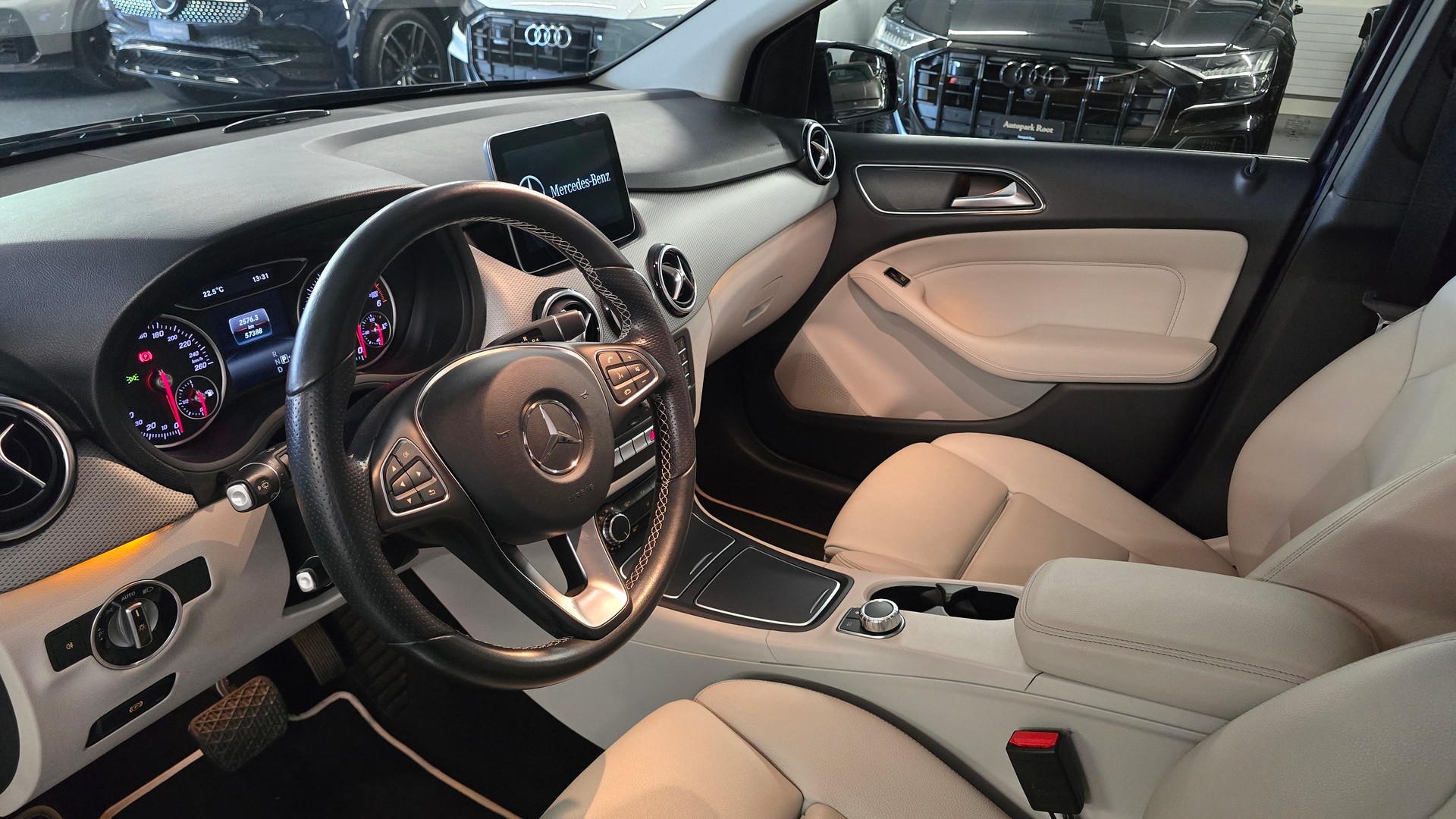 MERCEDES-BENZ B 220 CDI Swiss Star Edition Style 4Matic 7G-DCT-image-12