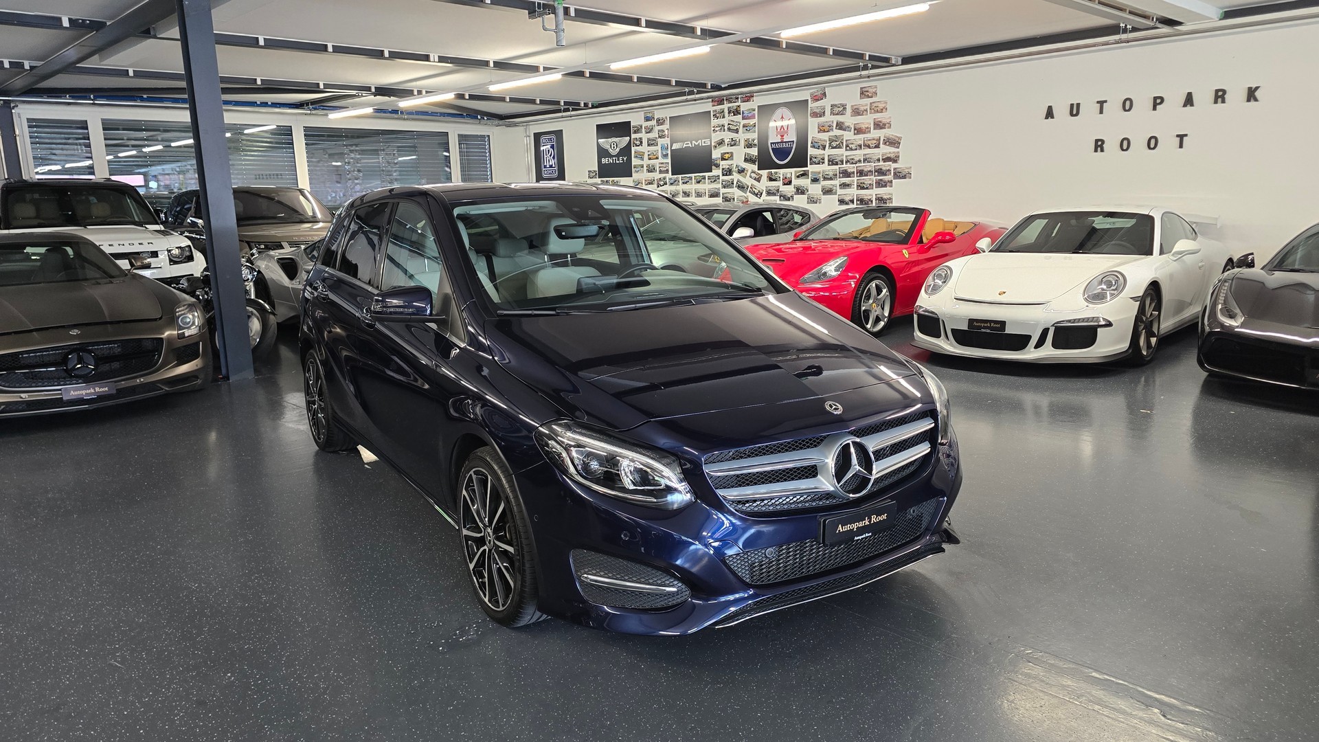 MERCEDES-BENZ B 220 CDI Swiss Star Edition Style 4Matic 7G-DCT-showroom-element-1