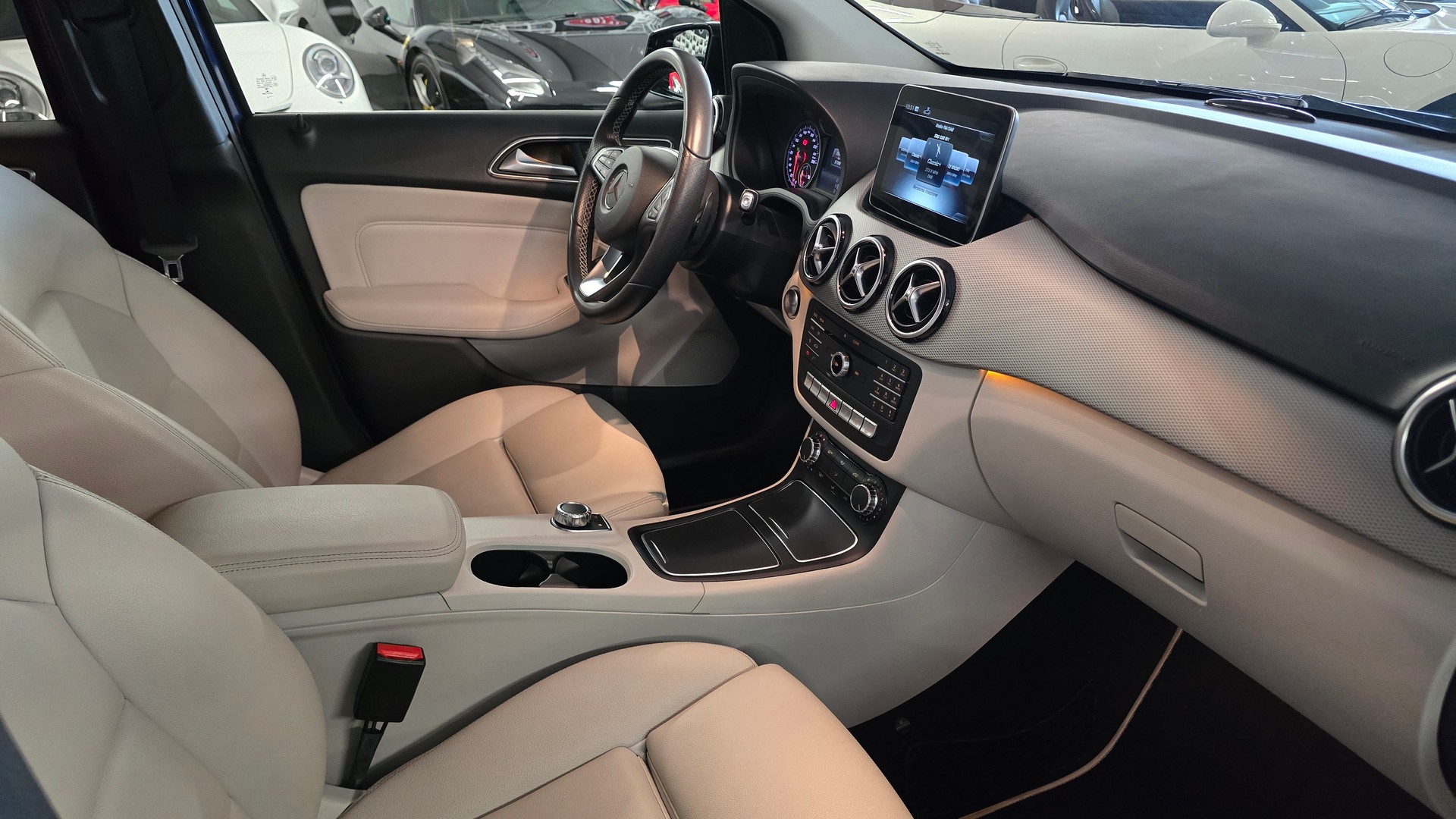 MERCEDES-BENZ B 220 CDI Swiss Star Edition Style 4Matic 7G-DCT-image-16