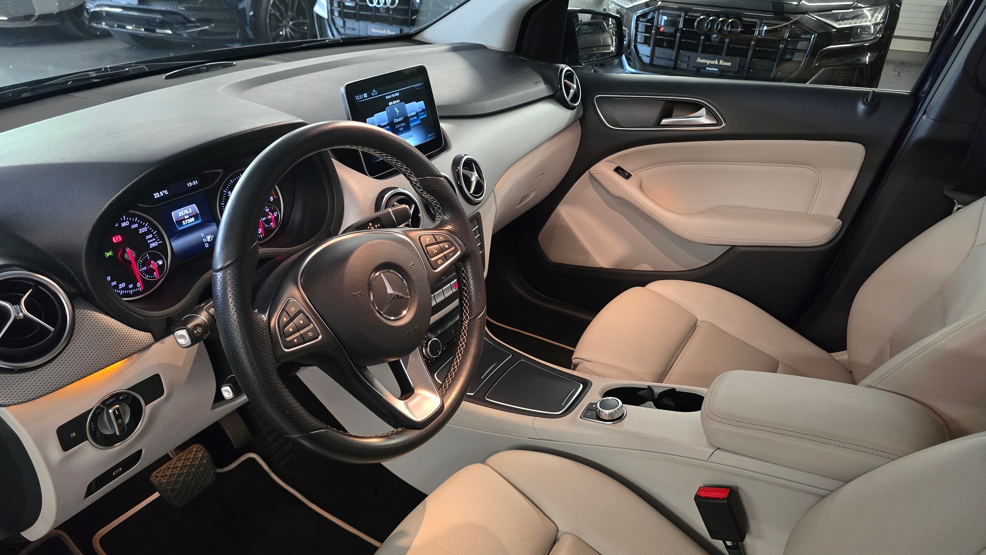 MERCEDES-BENZ B 220 CDI Swiss Star Edition Style 4Matic 7G-DCT-image-15